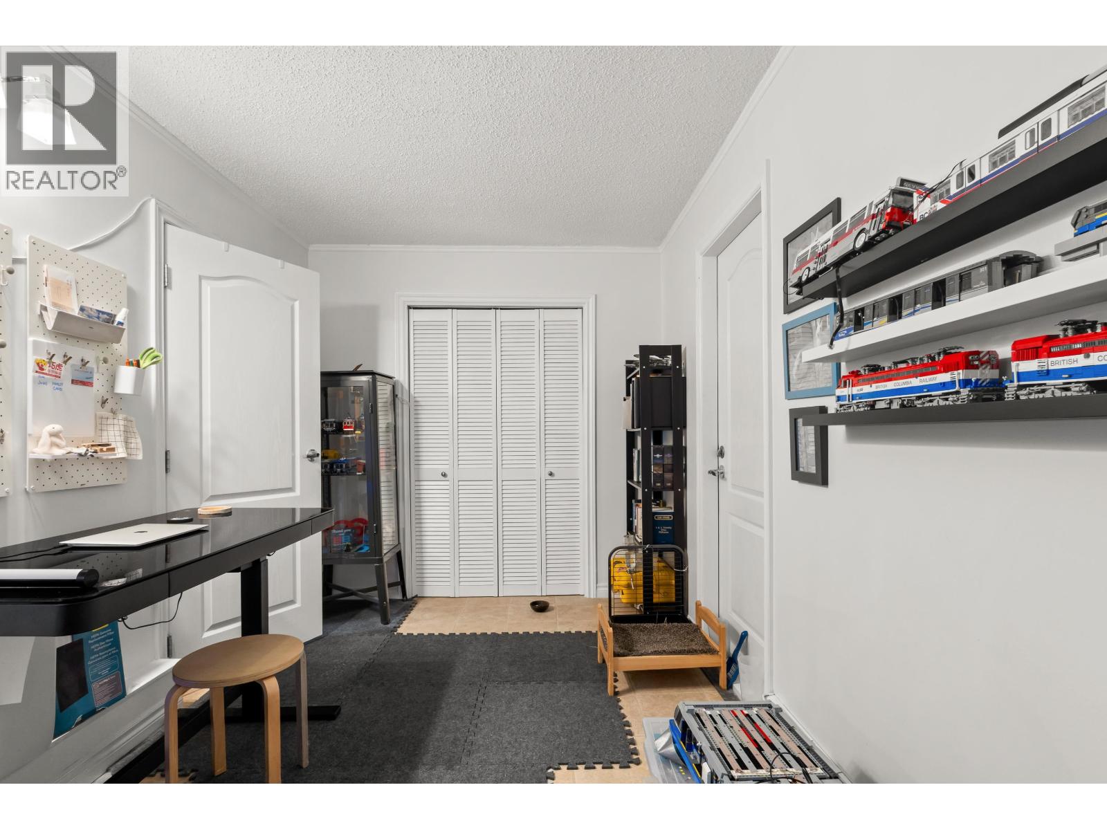 Photo 31 of 5540 Laurel Street, Burnaby BC
