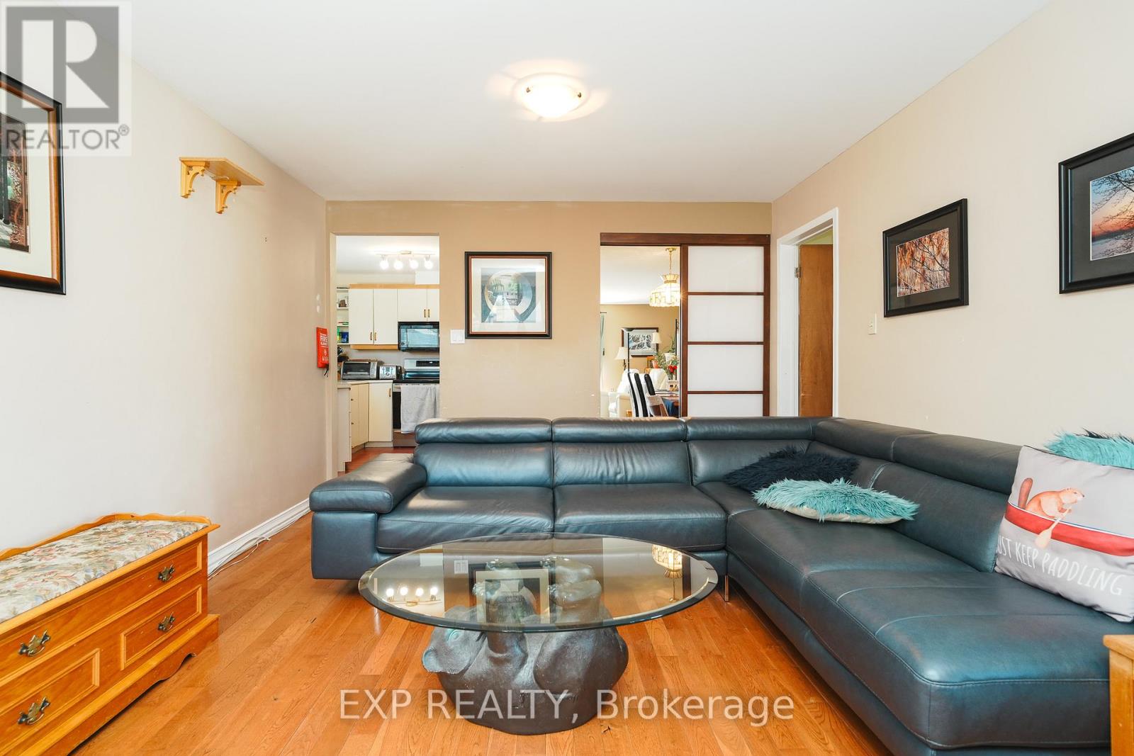 Photo 10 of 36 Keewatin Crescent, Ottawa ON