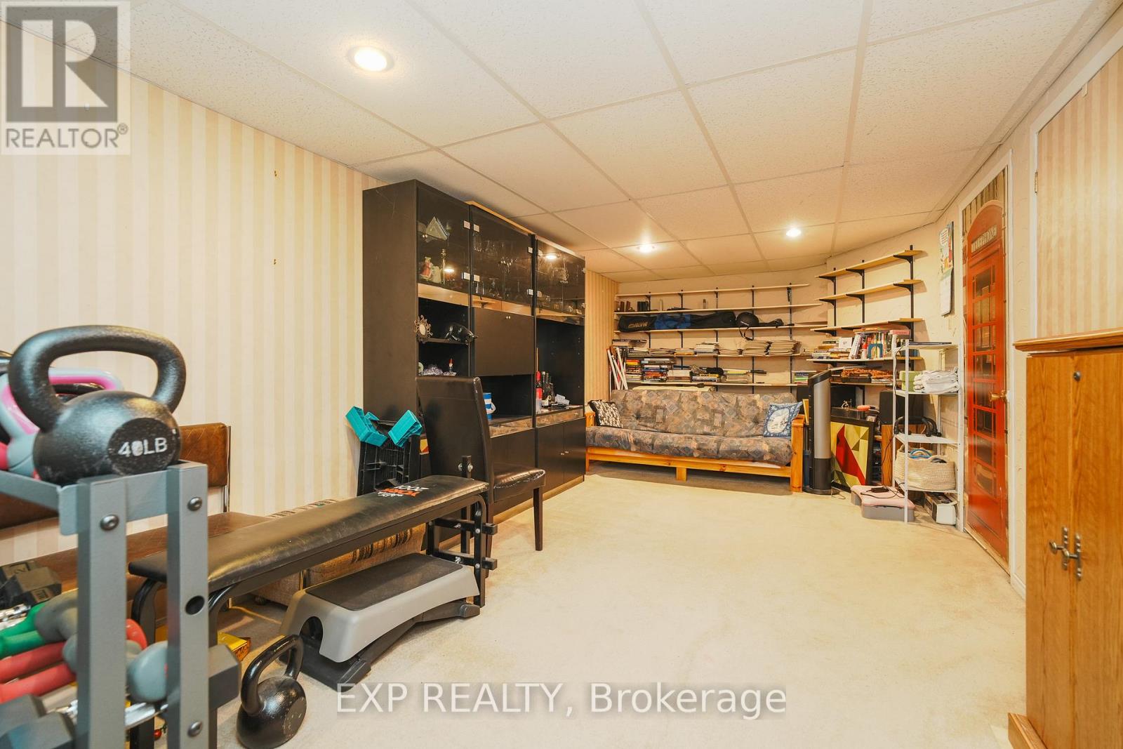 Photo 28 of 36 Keewatin Crescent, Ottawa ON