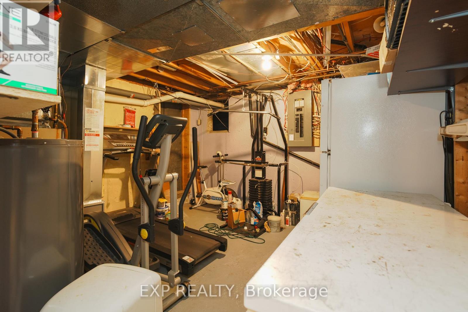 Photo 31 of 36 Keewatin Crescent, Ottawa ON