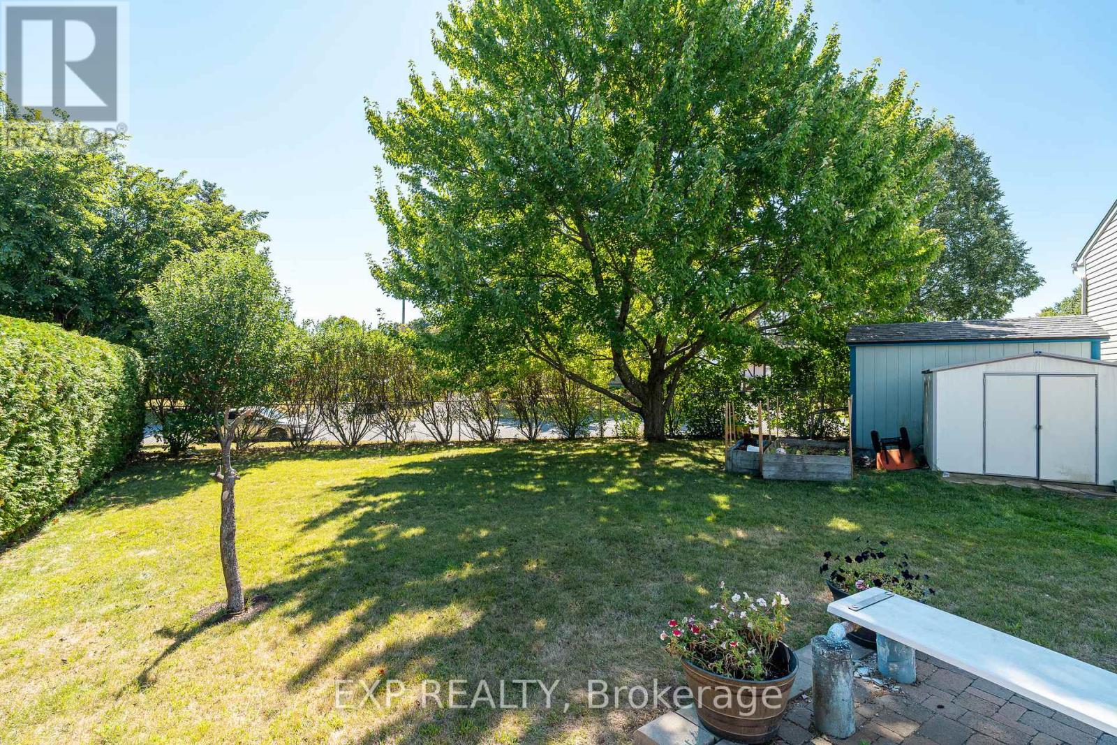 Photo 32 of 36 Keewatin Crescent, Ottawa ON