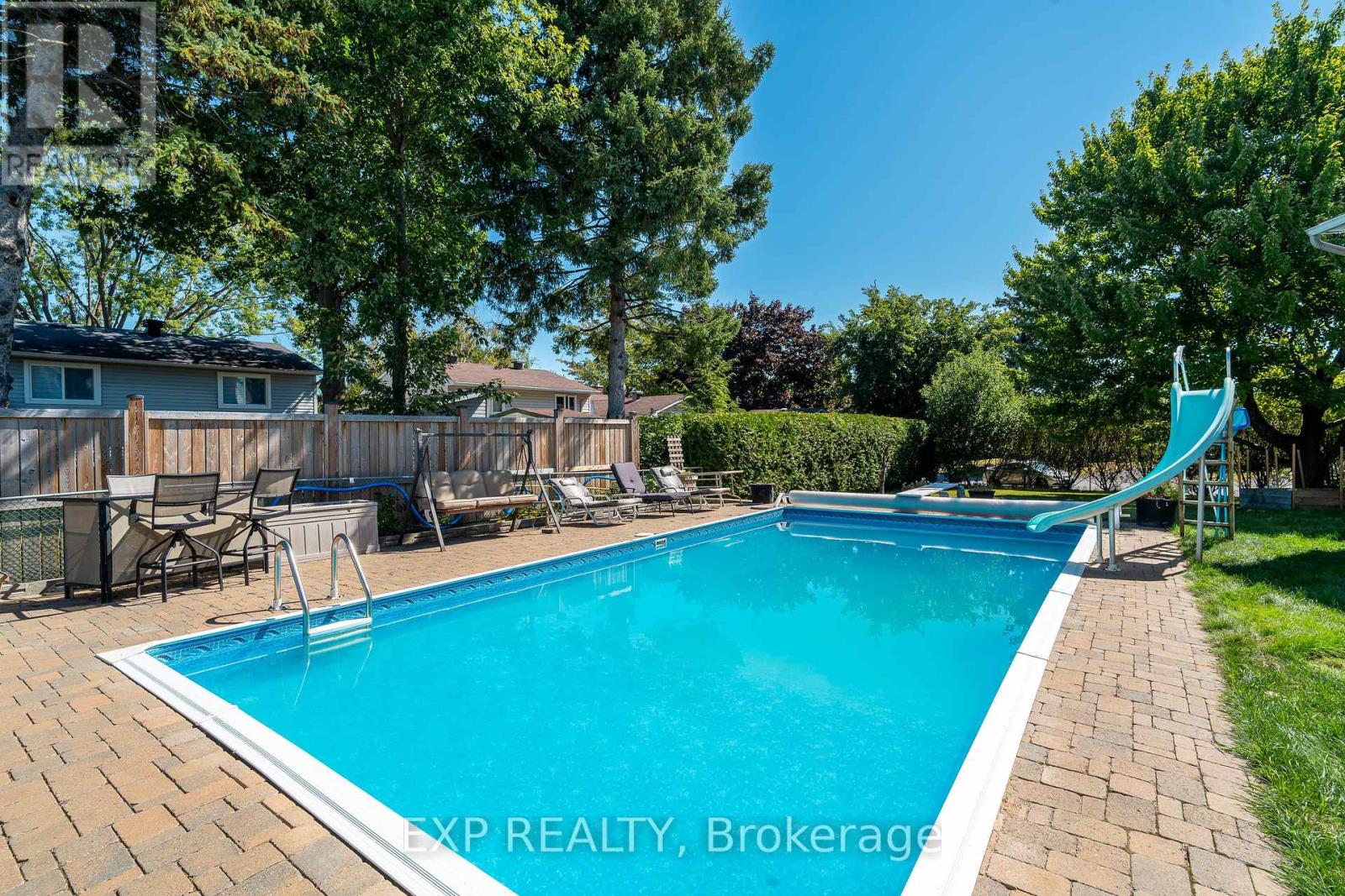 Photo 35 of 36 Keewatin Crescent, Ottawa ON