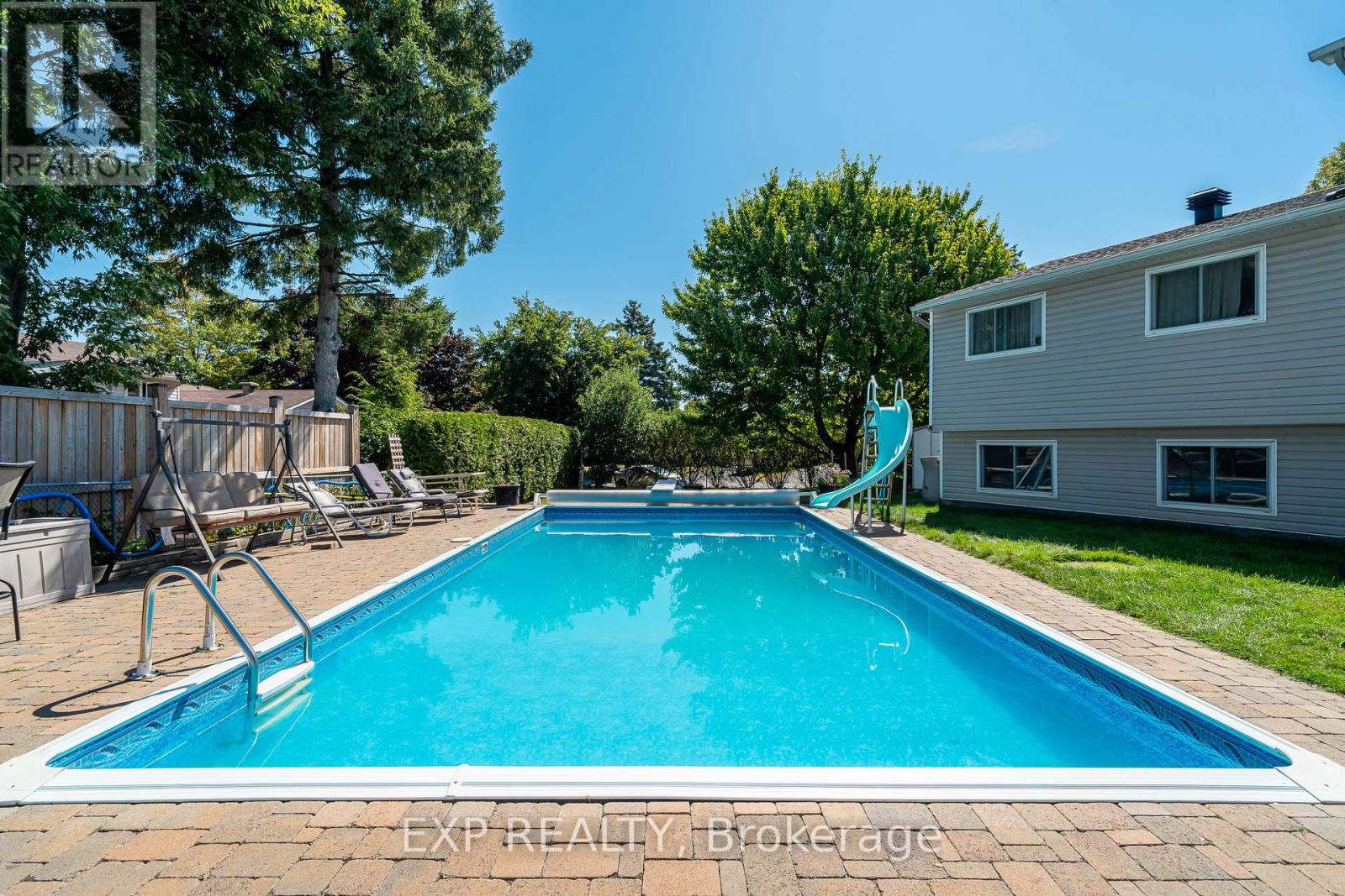 Photo 36 of 36 Keewatin Crescent, Ottawa ON