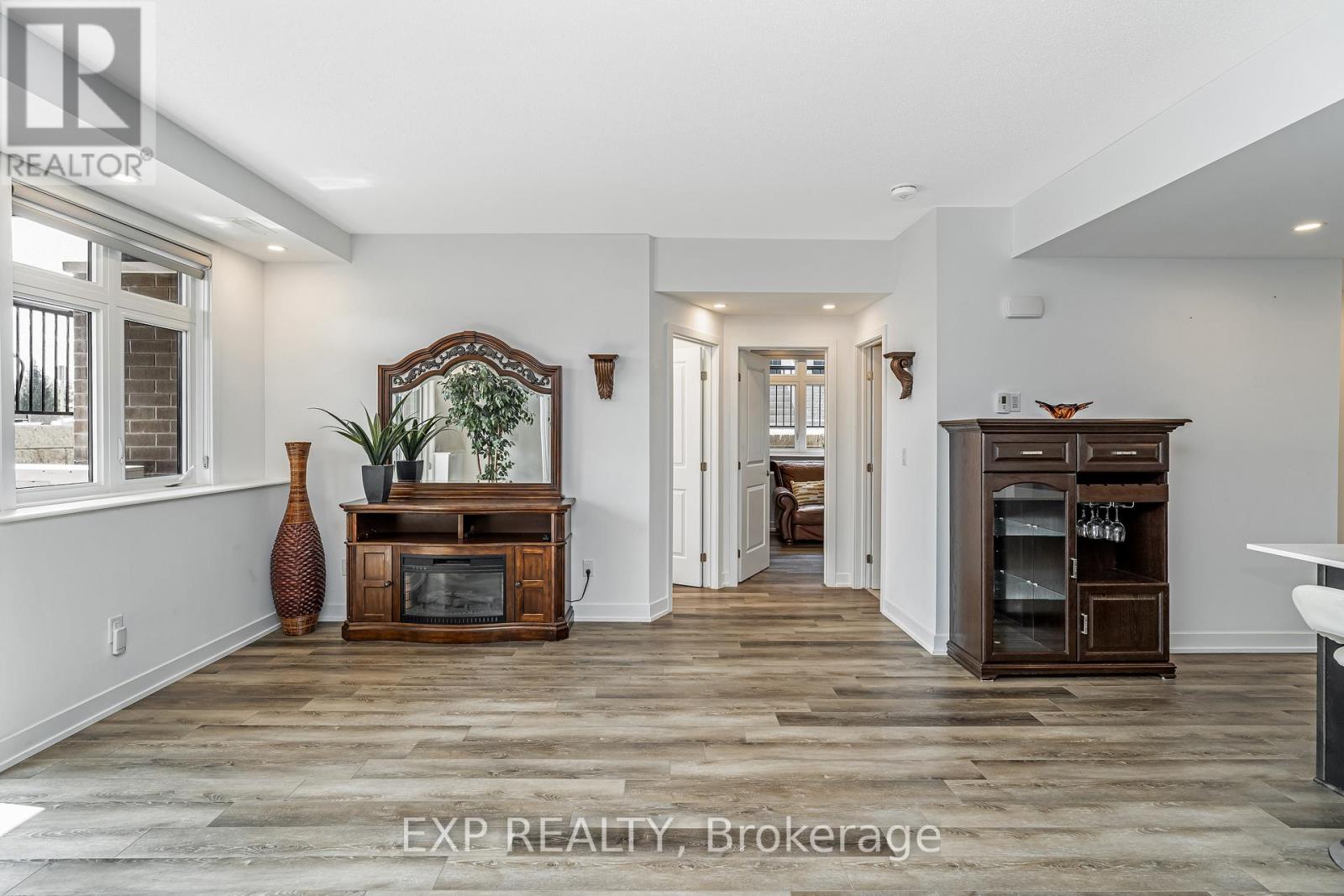 Photo 14 of 252 Big Sky Private, Ottawa ON
