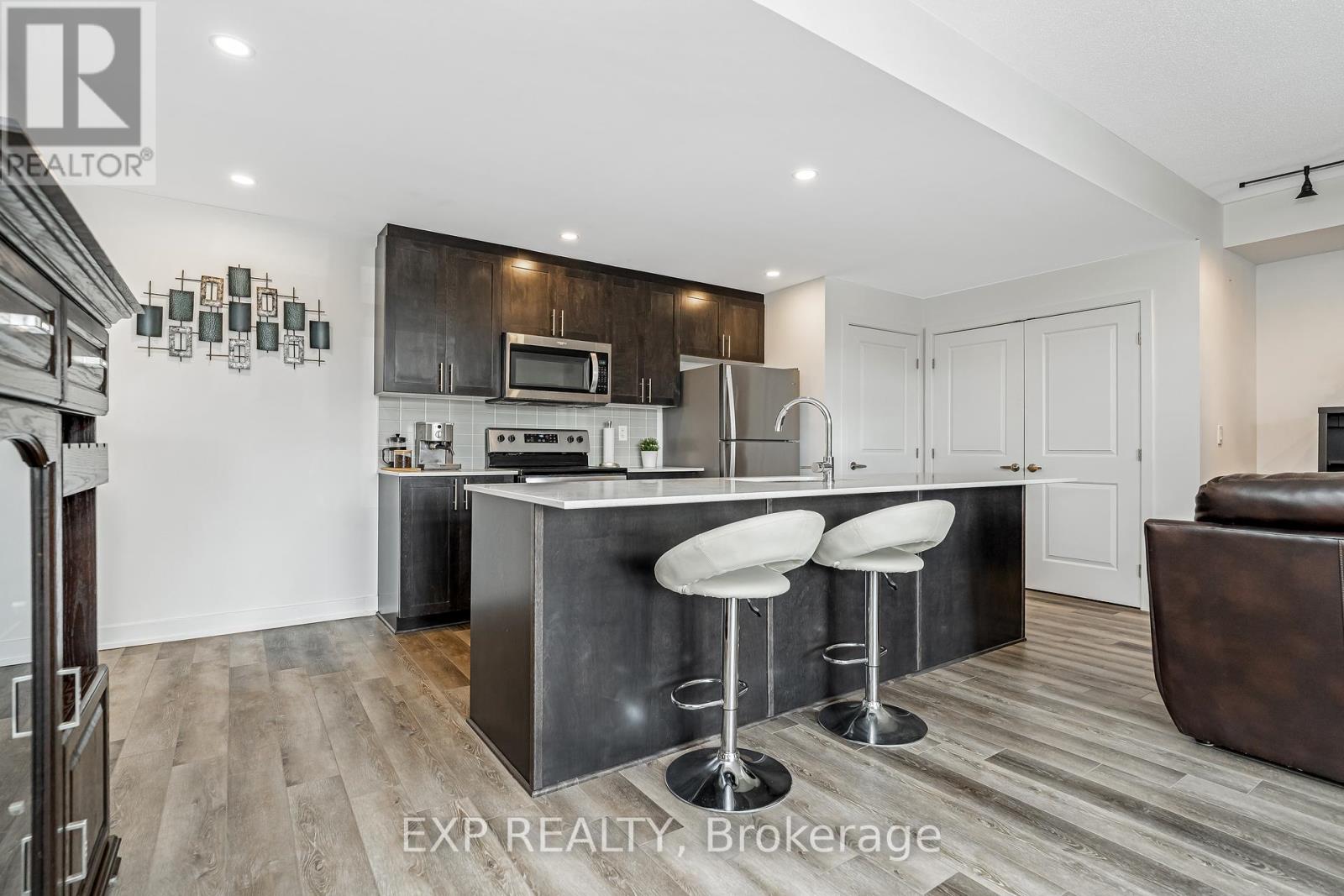 Photo 7 of 252 Big Sky Private, Ottawa ON