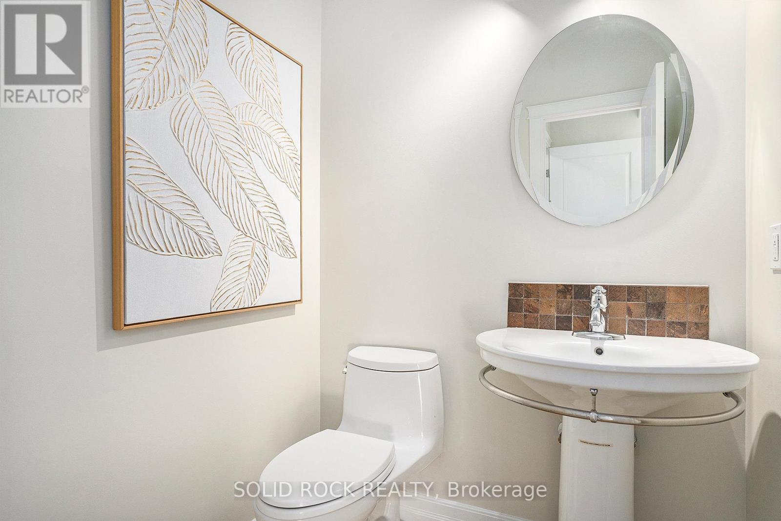 Photo 11 of 120 Rossland Avenue, Ottawa ON