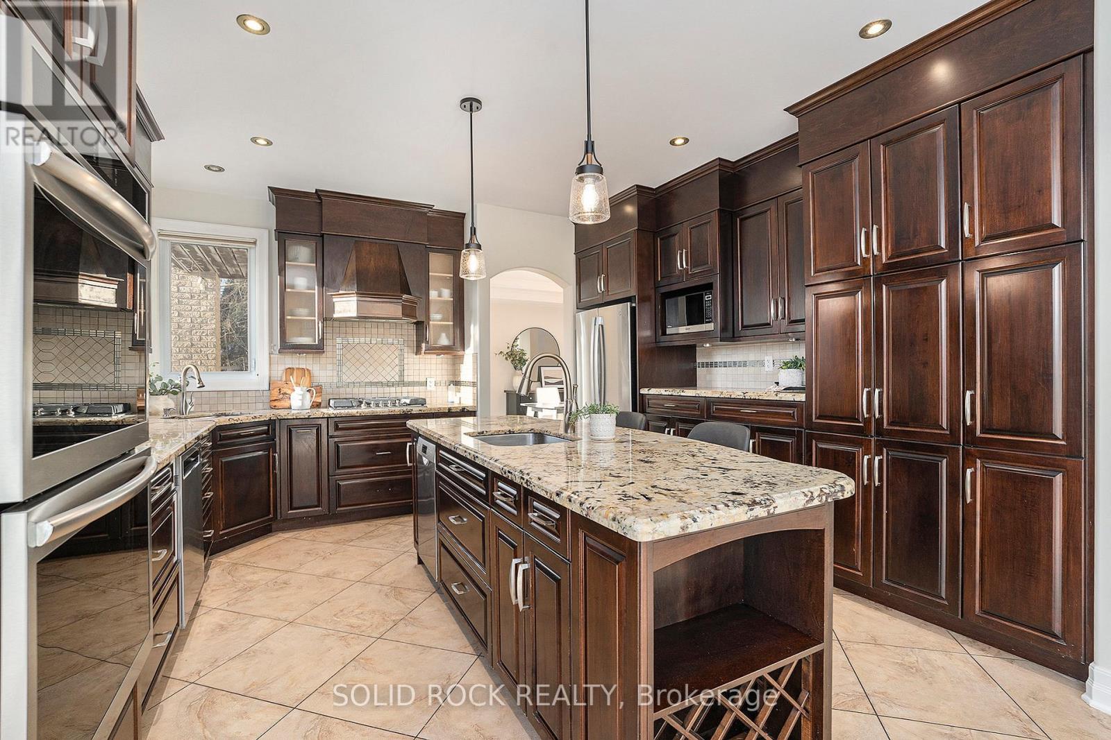 Photo 13 of 120 Rossland Avenue, Ottawa ON