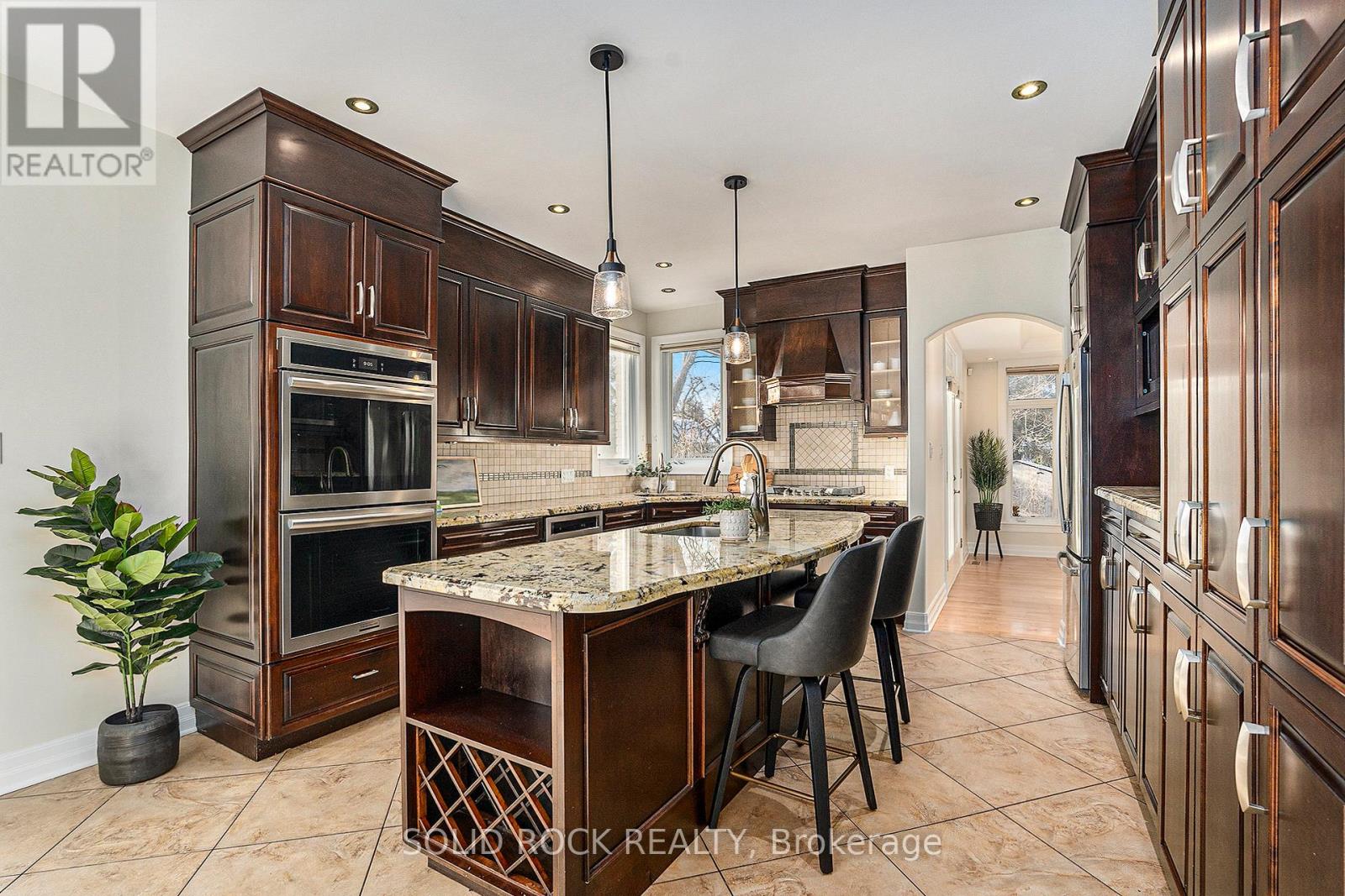 Photo 14 of 120 Rossland Avenue, Ottawa ON