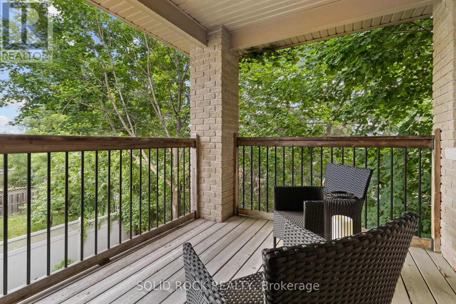 Photo 24 of 120 Rossland Avenue, Ottawa ON