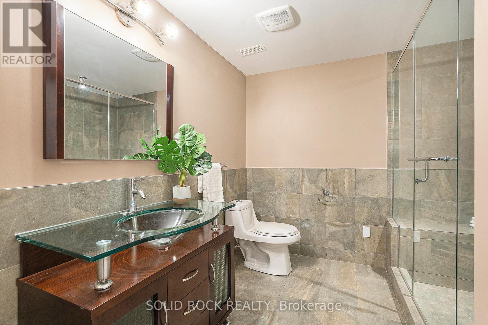 Photo 29 of 120 Rossland Avenue, Ottawa ON