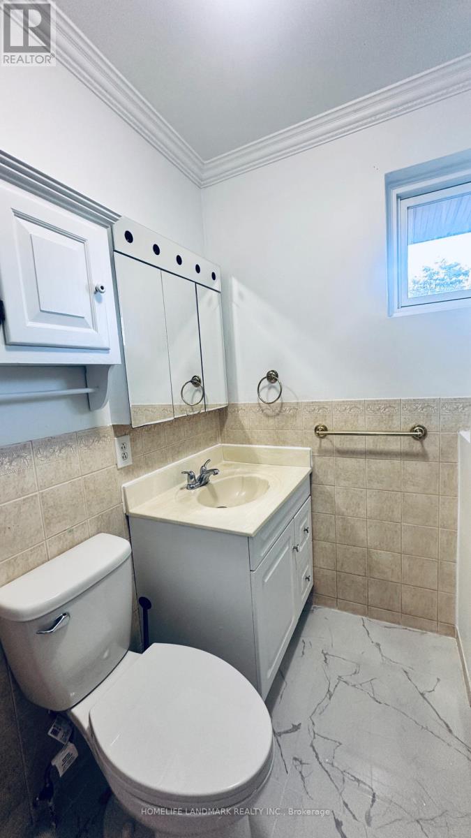 Photo 9 of 3463 Orion Crescent, Mississauga ON