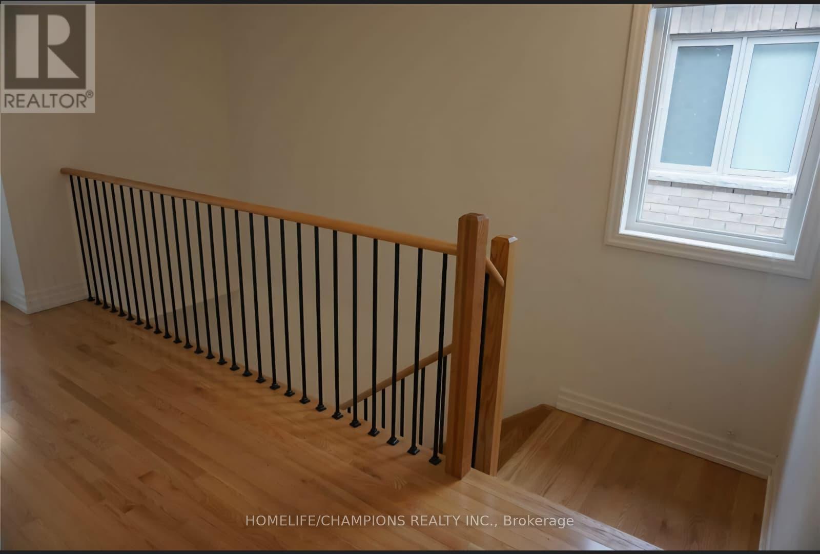Photo 13 of 35 Christine Elliot Avenue, Whitby ON