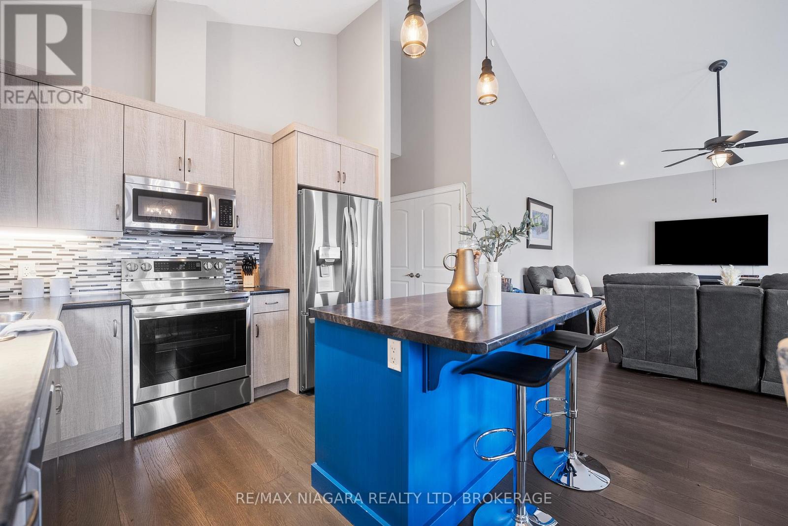 Photo 10 of 86 Parkside Drive, St Catharines ON