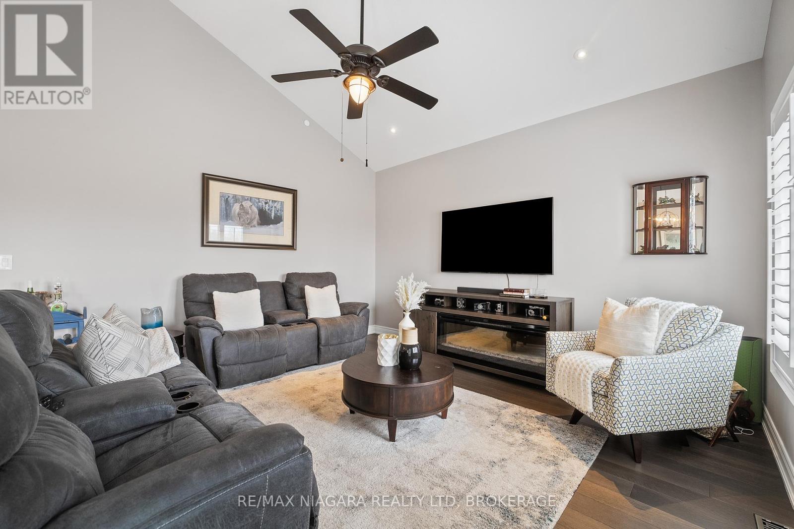 Photo 12 of 86 Parkside Drive, St Catharines ON