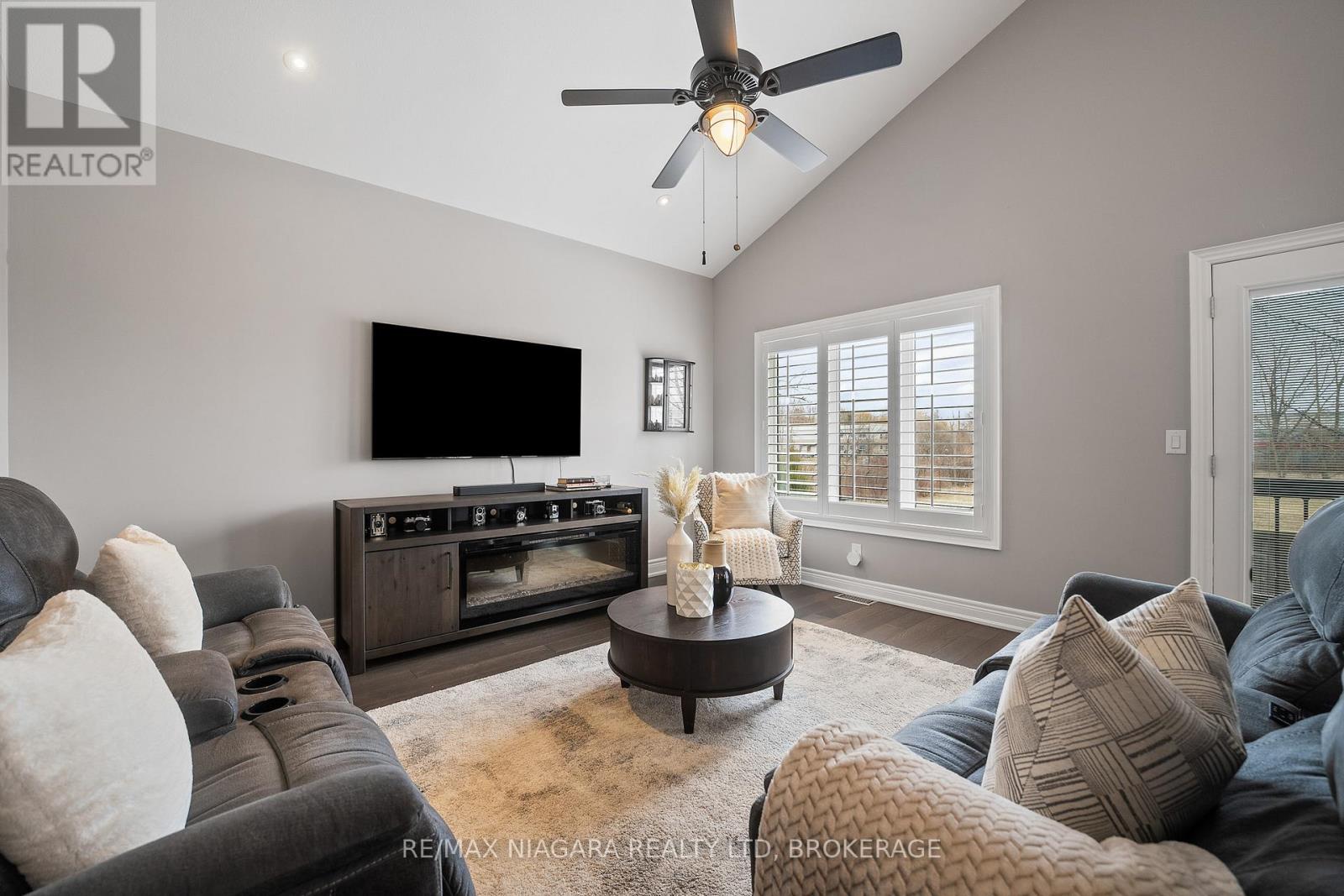 Photo 14 of 86 Parkside Drive, St Catharines ON