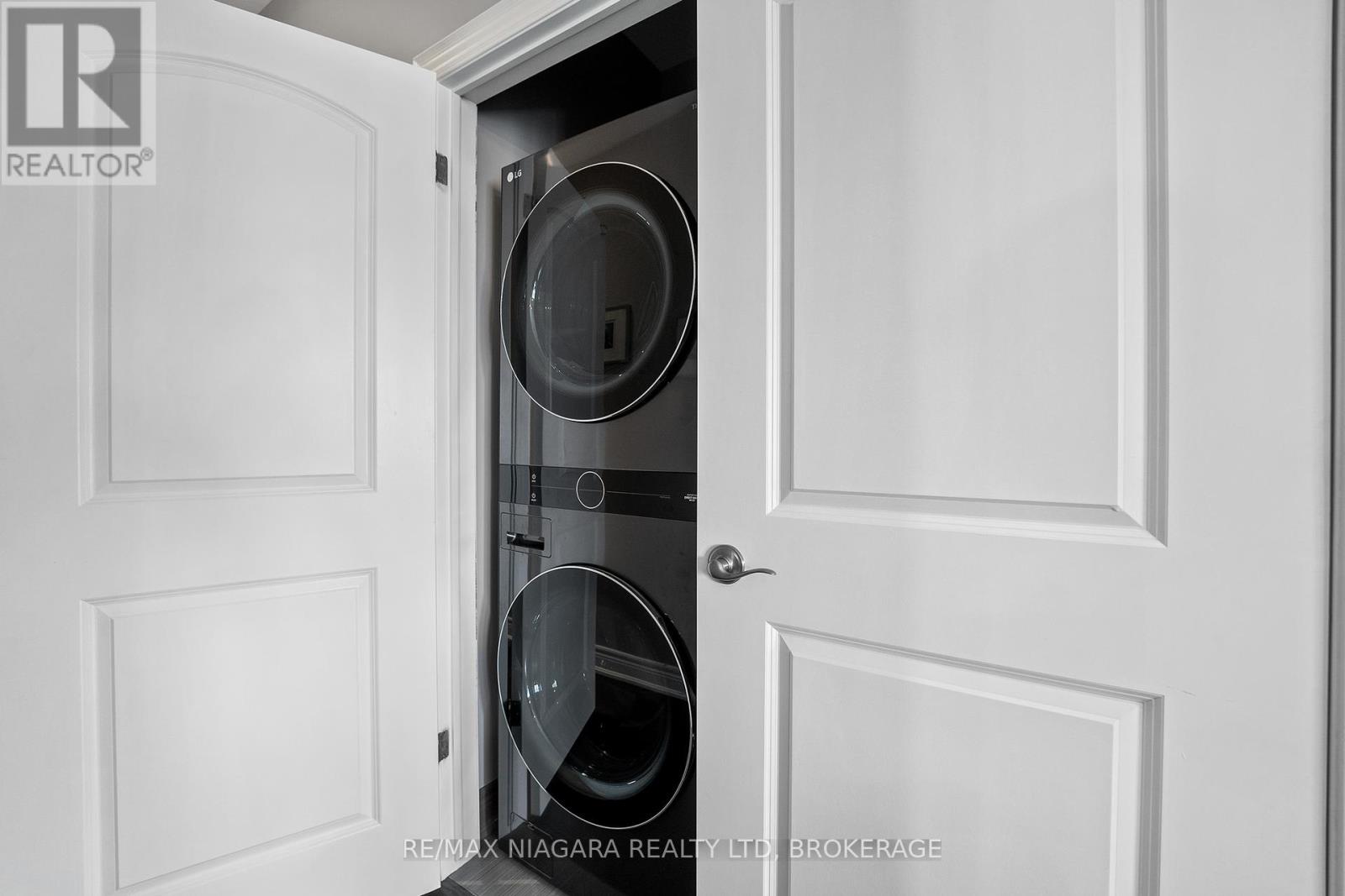 Photo 21 of 86 Parkside Drive, St Catharines ON