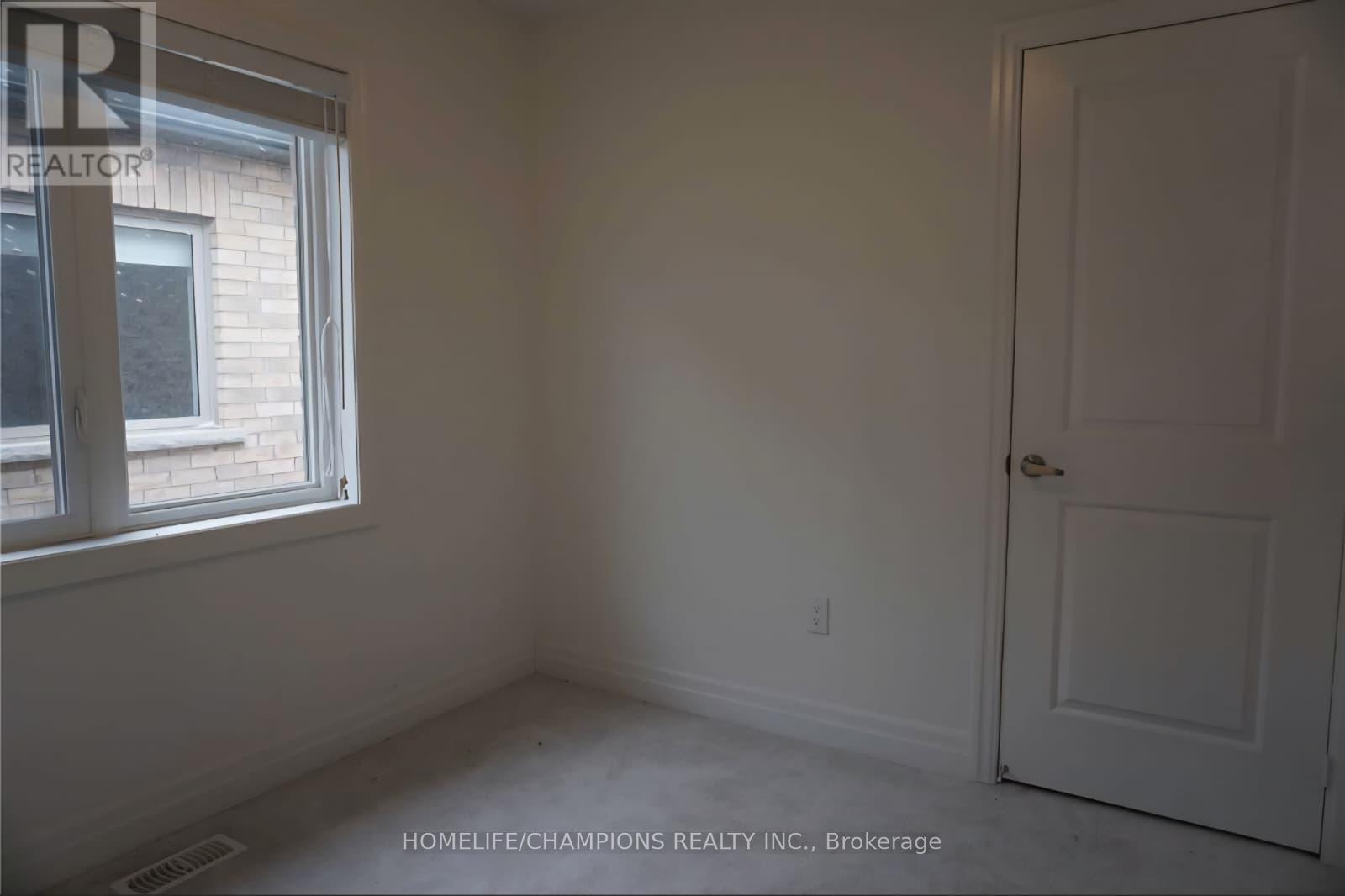 Photo 16 of 35 Christine Elliot Avenue, Whitby ON