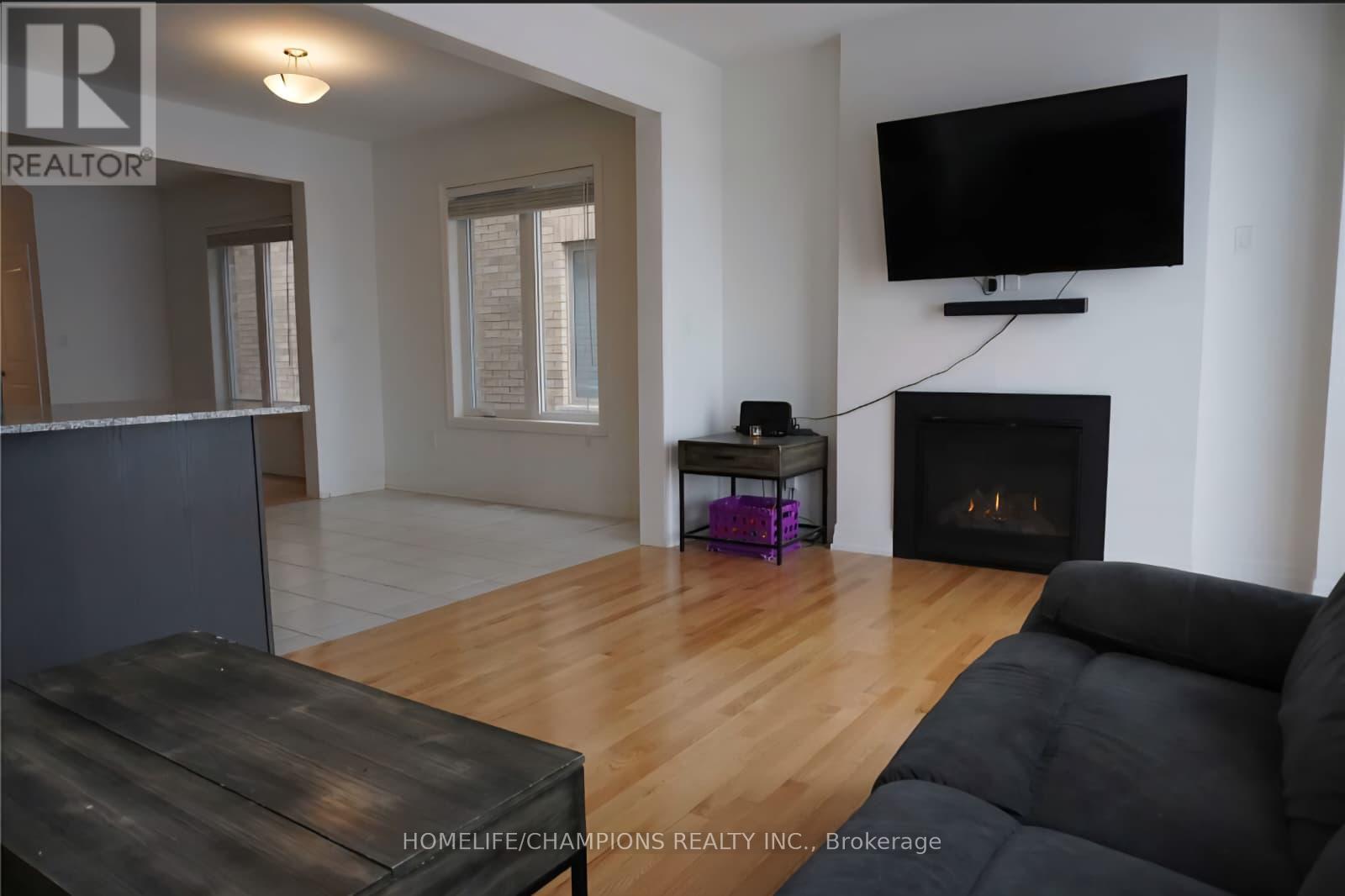 Photo 6 of 35 Christine Elliot Avenue, Whitby ON