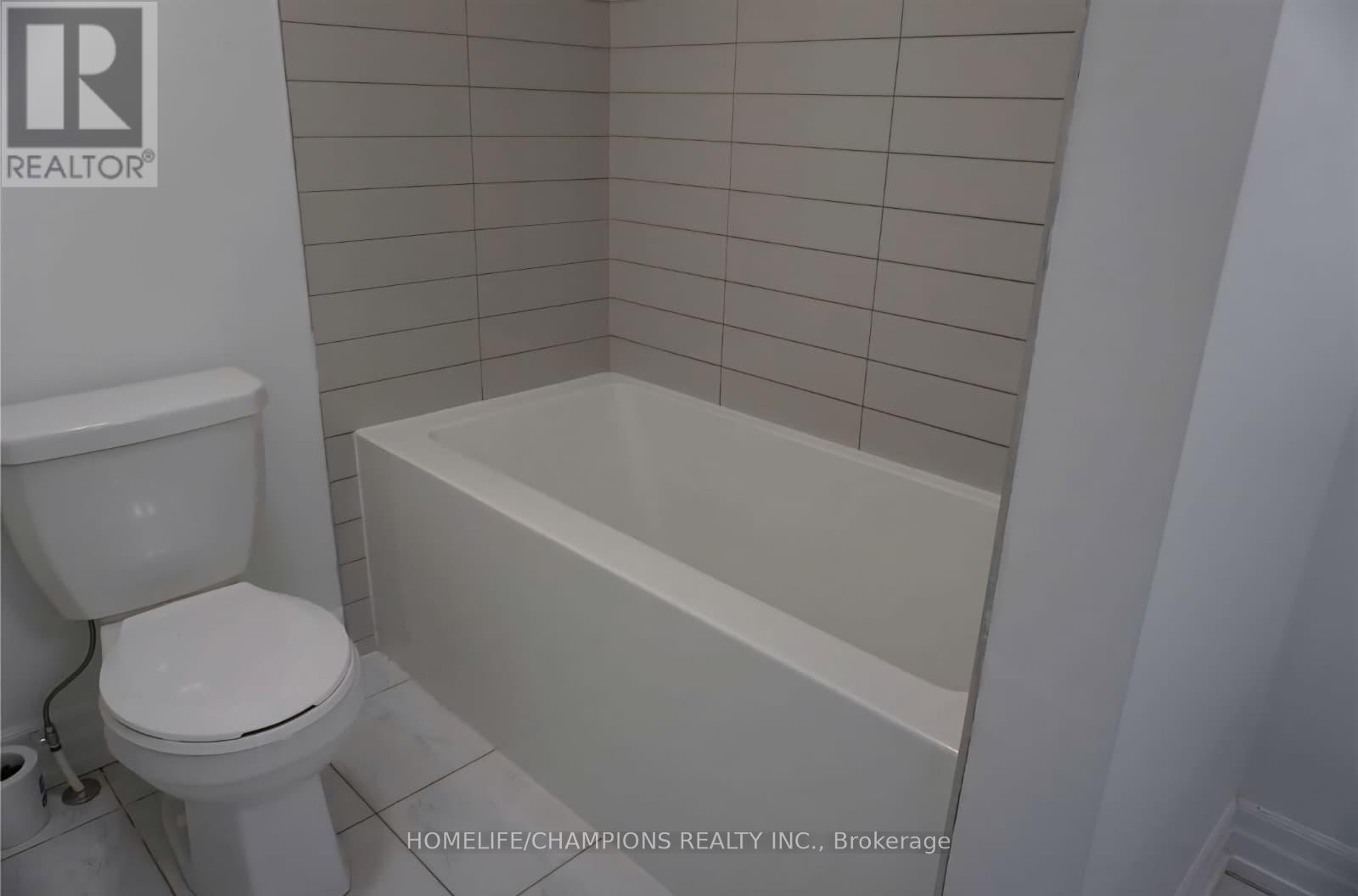 Photo 23 of 35 Christine Elliot Avenue, Whitby ON