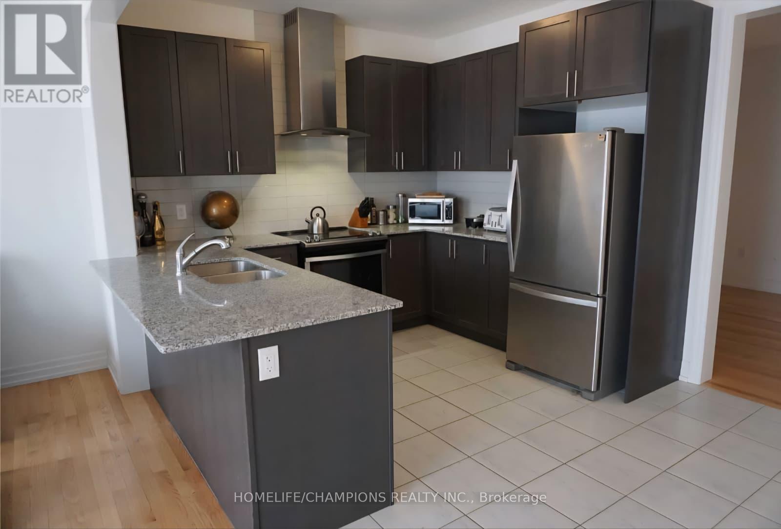 Photo 4 of 35 Christine Elliot Avenue, Whitby ON