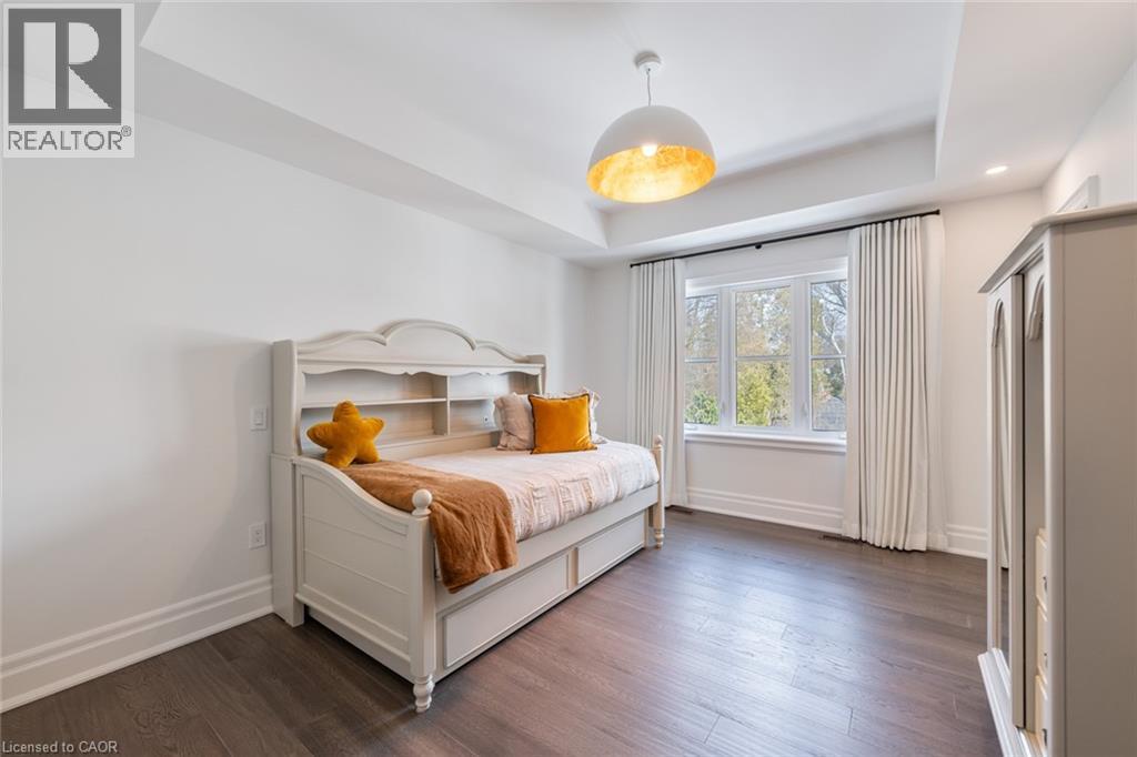 Photo 22 of 2265 Lakeshore Road Unit 3, Burlington ON
