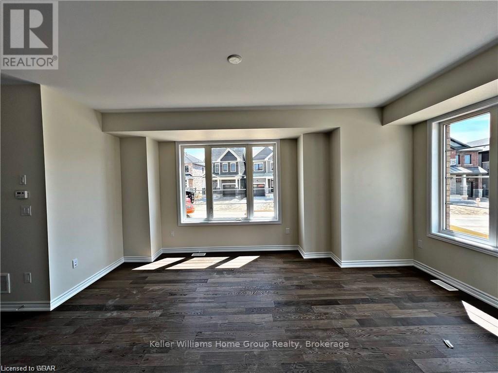 Photo 3 of 71 Concord Drive, Thorold ON