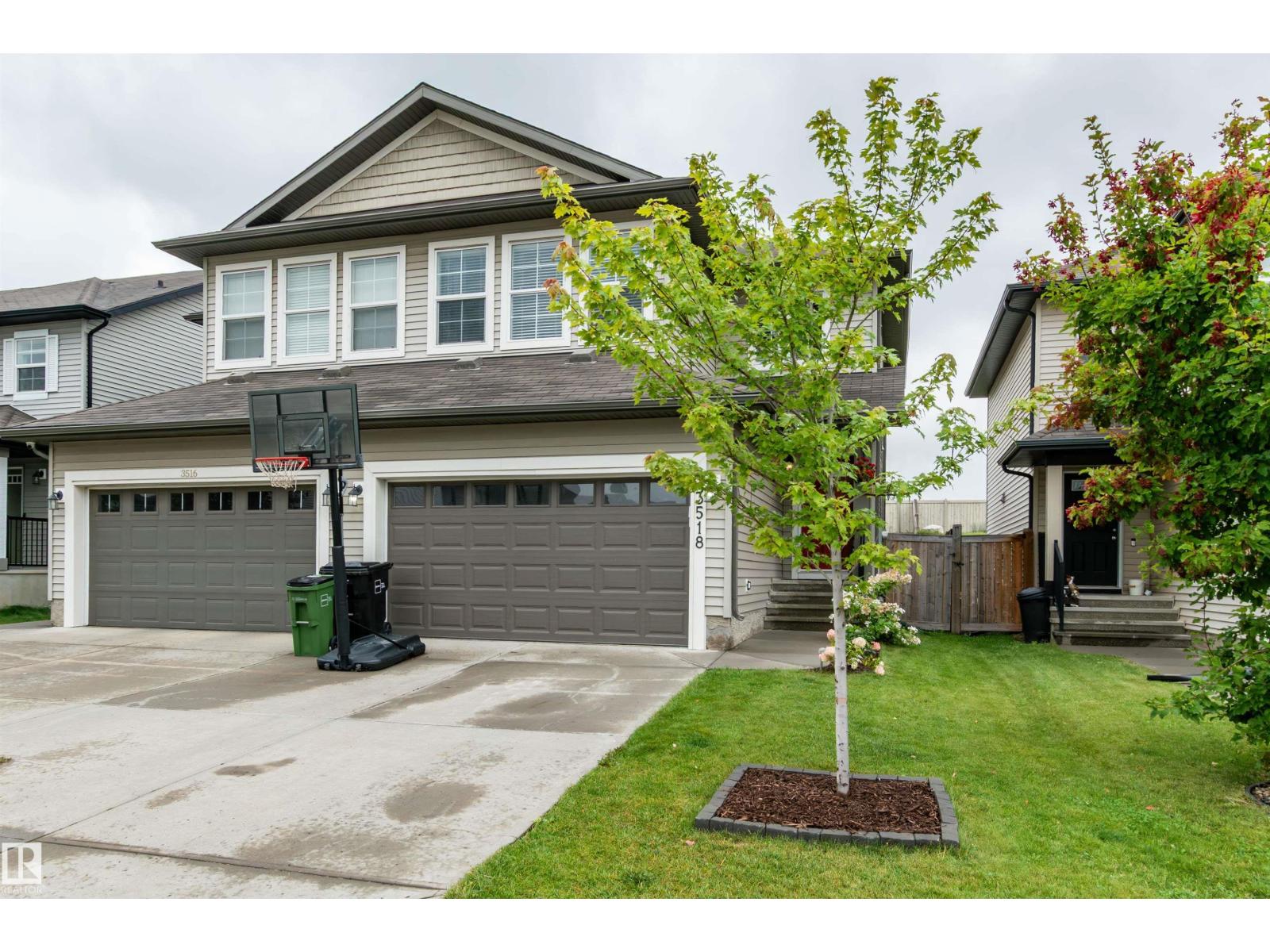 Photo 1 of 3518 9 St Nw, Edmonton AB