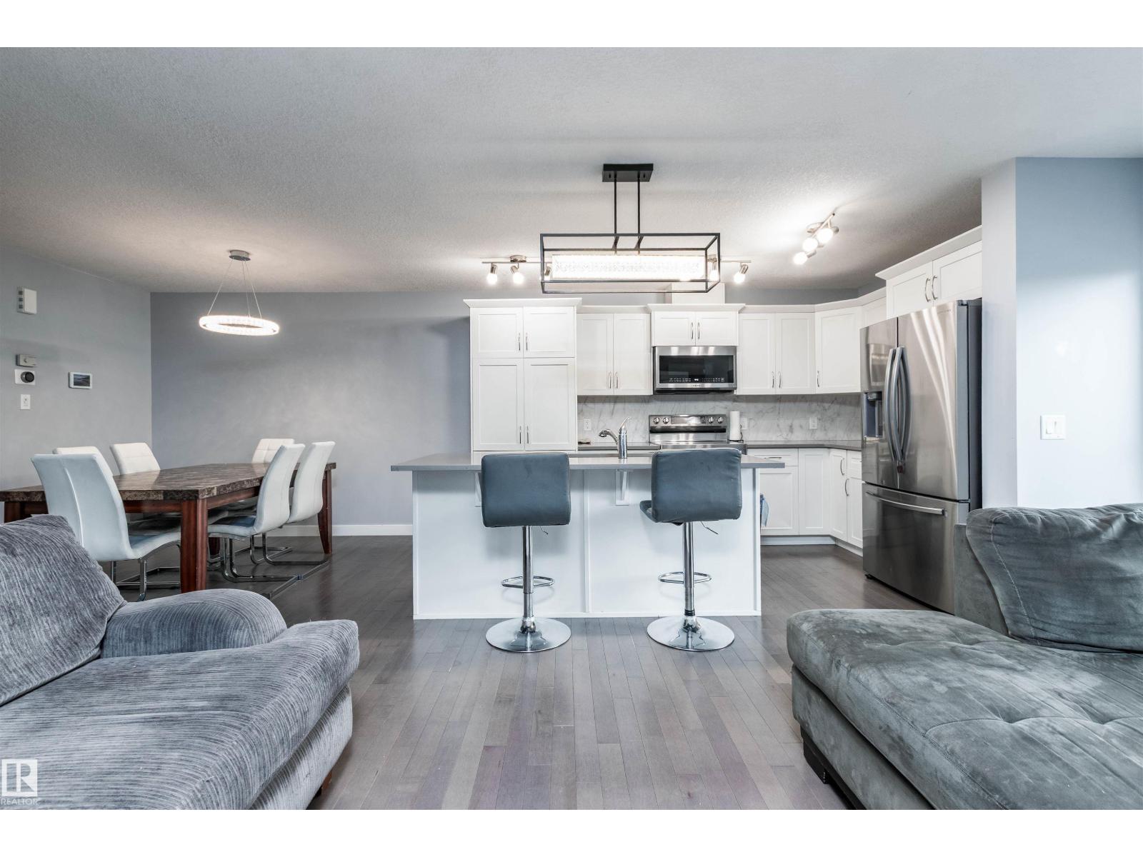 Photo 8 of 3518 9 St Nw, Edmonton AB