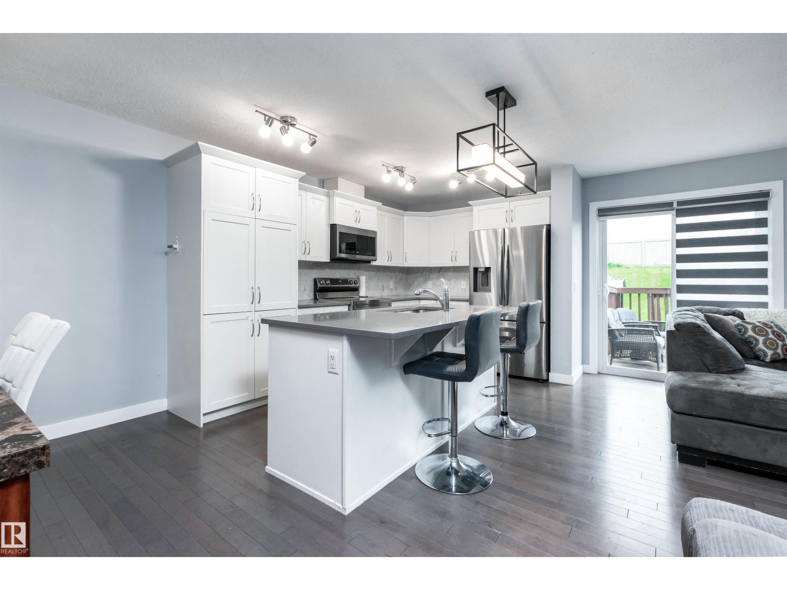 Photo 7 of 3518 9 St Nw, Edmonton AB