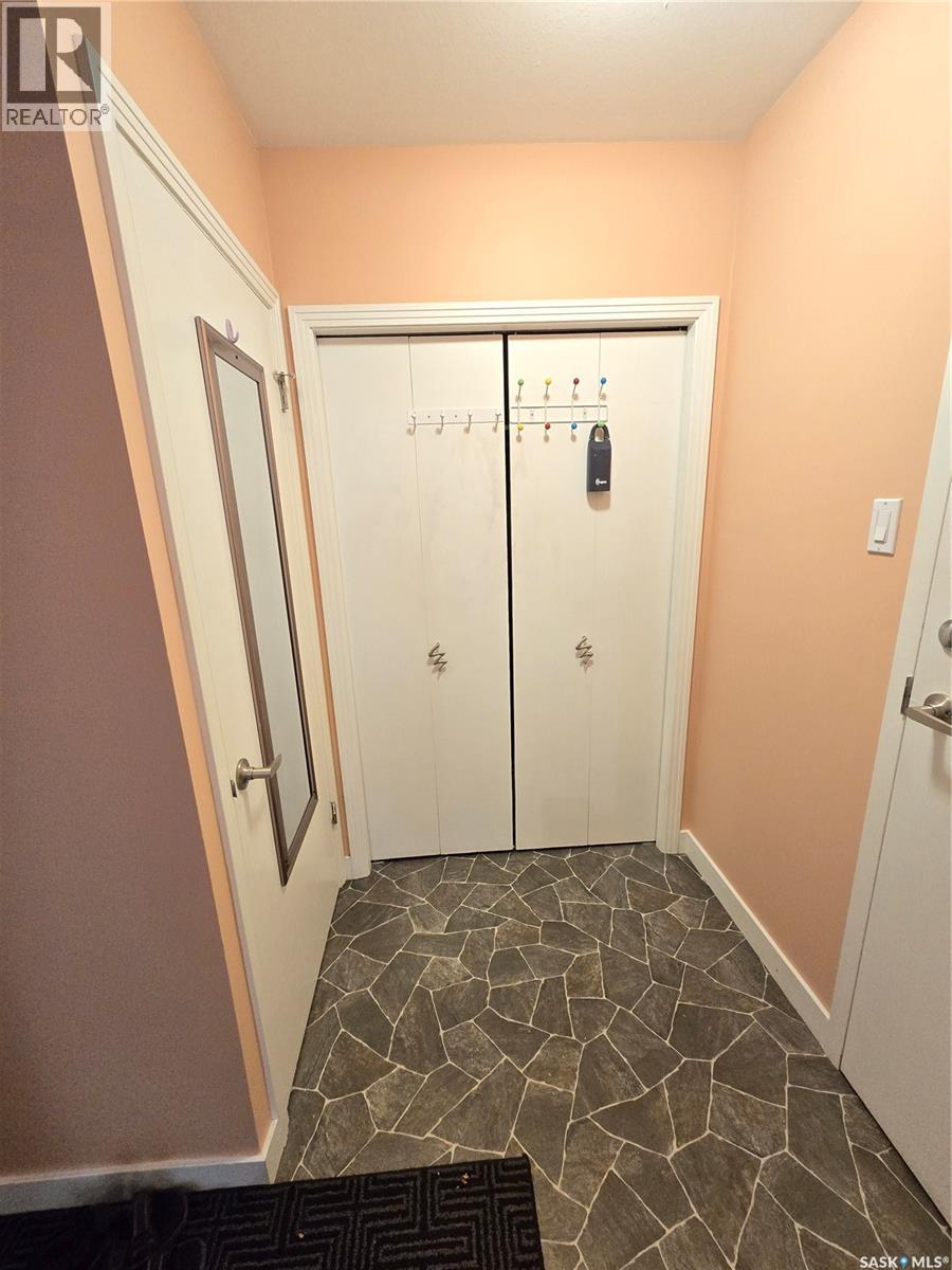 Photo 2 of 6 2301 7th Street E, Saskatoon SK