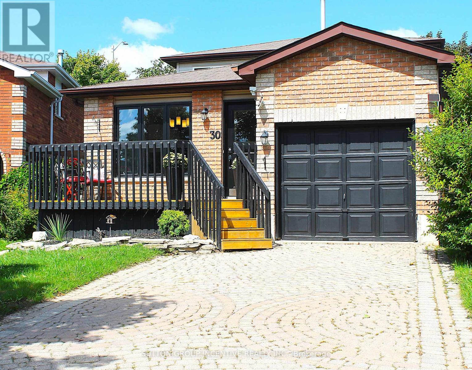 Photo 2 of 30 Assiniboine Drive, Barrie ON