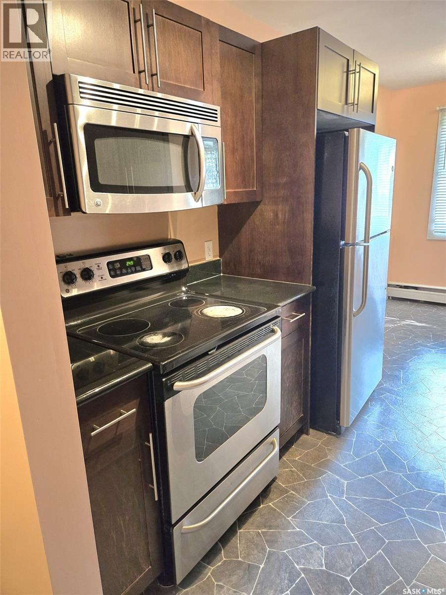 Photo 5 of 6 2301 7th Street E, Saskatoon SK