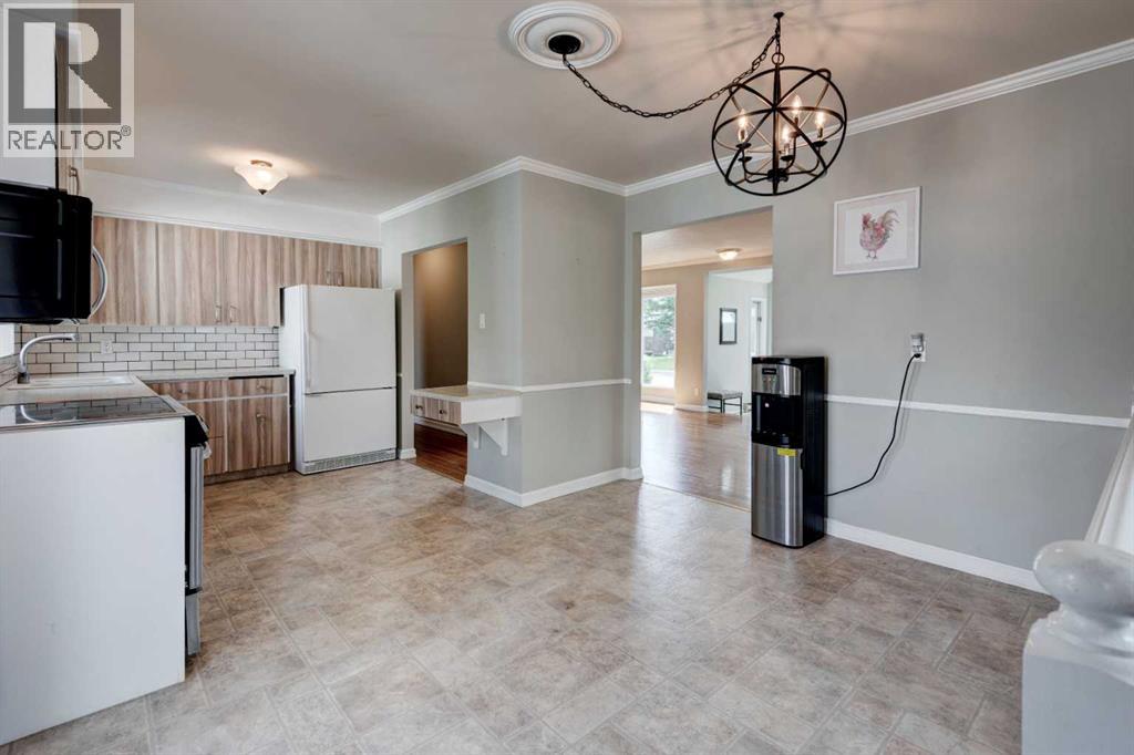 Photo 18 of 32 Atlanta Crescent Se, Calgary AB