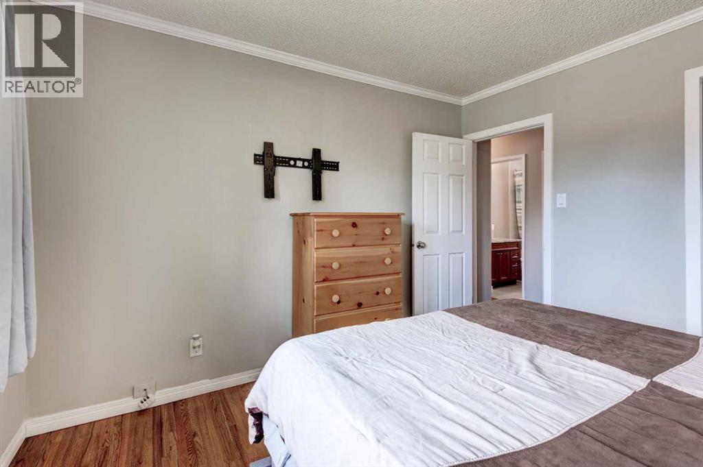 Photo 21 of 32 Atlanta Crescent Se, Calgary AB