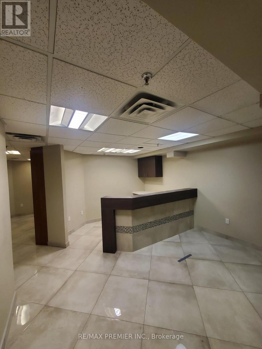 Photo 6 of 218 7330 Yonge Street, Vaughan ON