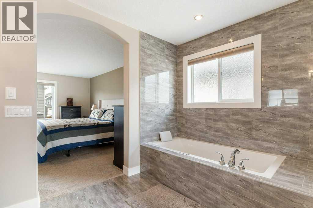 Photo 26 of 281 Kinniburgh Boulevard, Chestermere AB