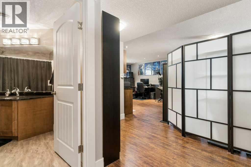 Photo 37 of 281 Kinniburgh Boulevard, Chestermere AB