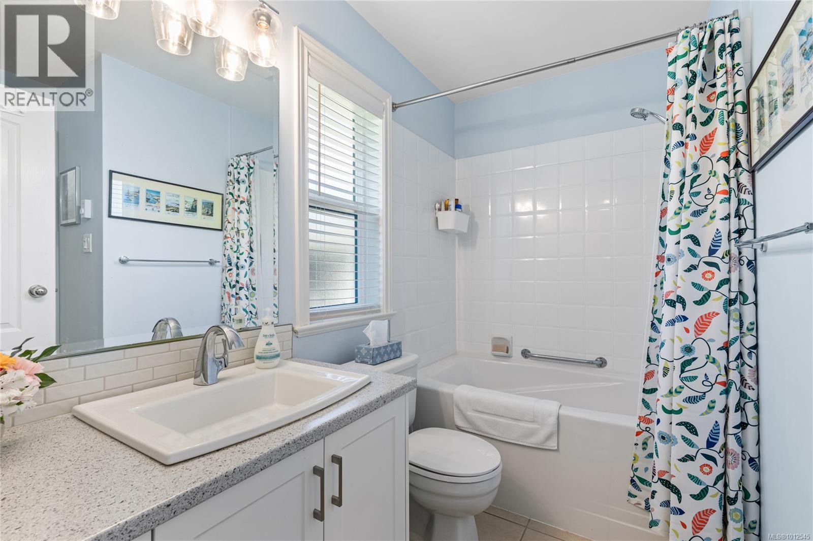 Photo 14 of 8 810 Chestnut St, Qualicum Beach BC