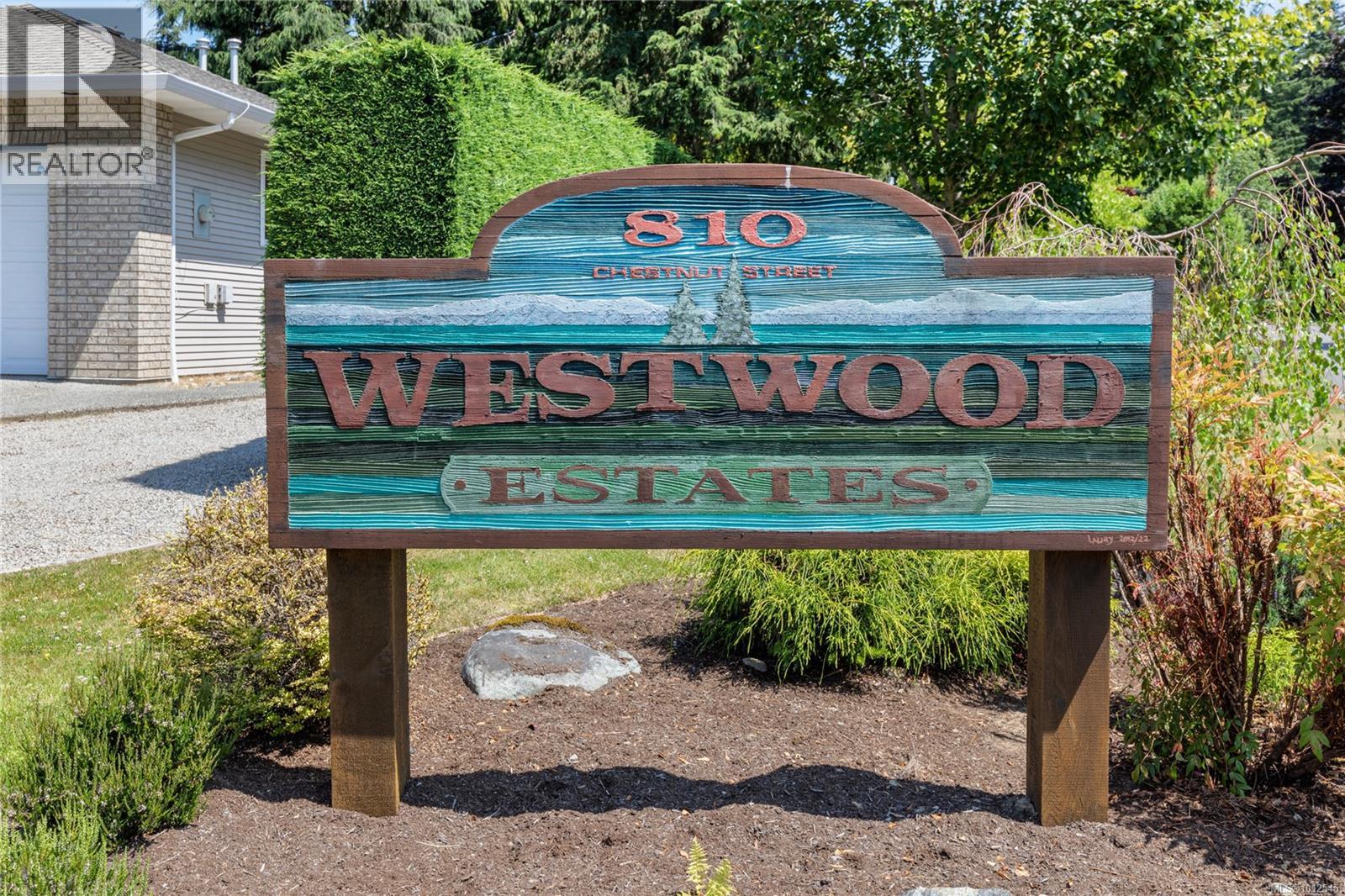 Photo 25 of 8 810 Chestnut St, Qualicum Beach BC