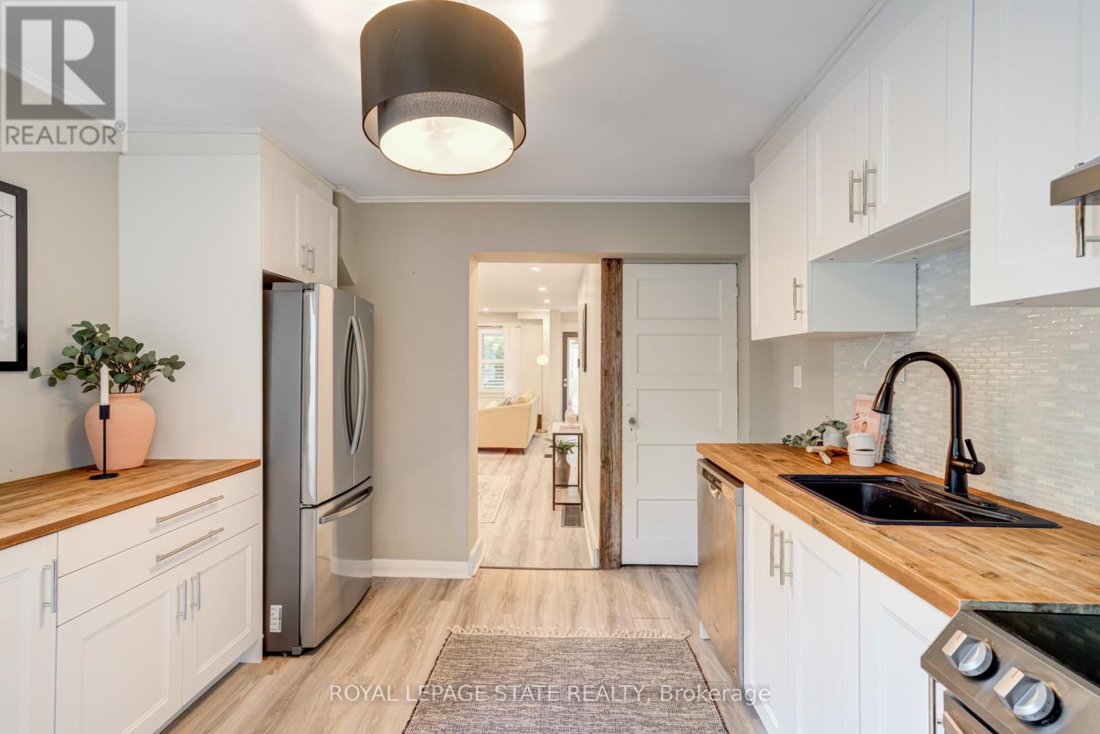 Photo 28 of 39 East Bend Avenue S, Hamilton ON