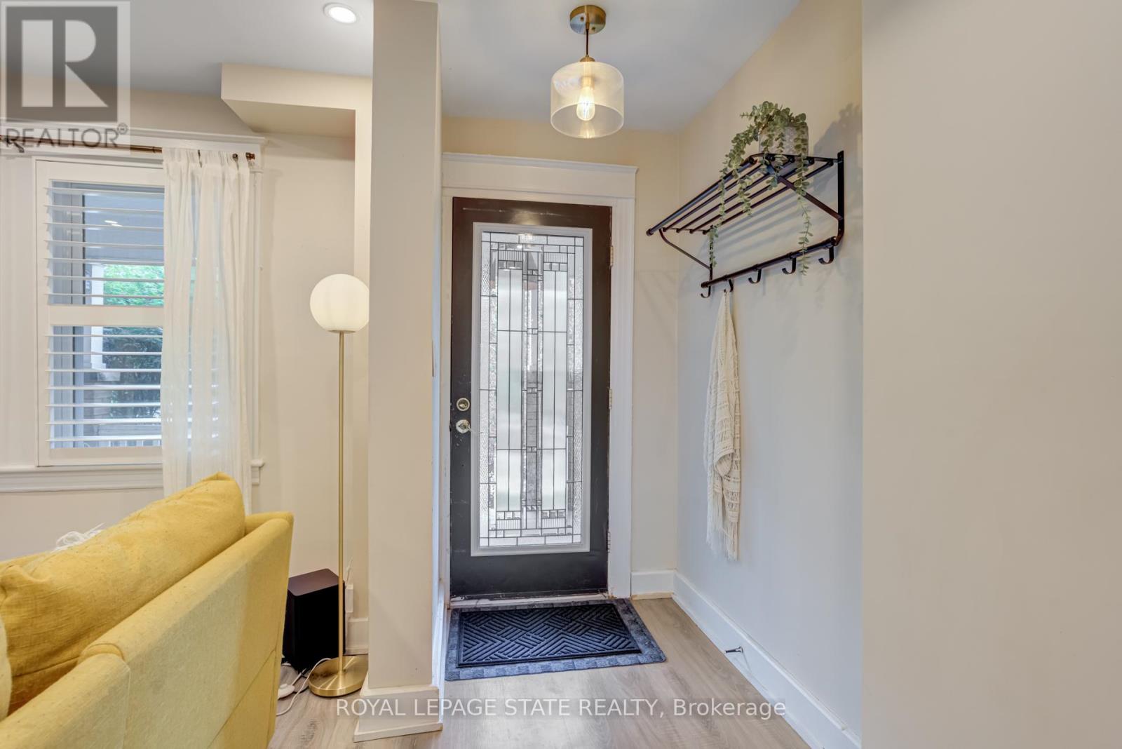 Photo 4 of 39 East Bend Avenue S, Hamilton ON