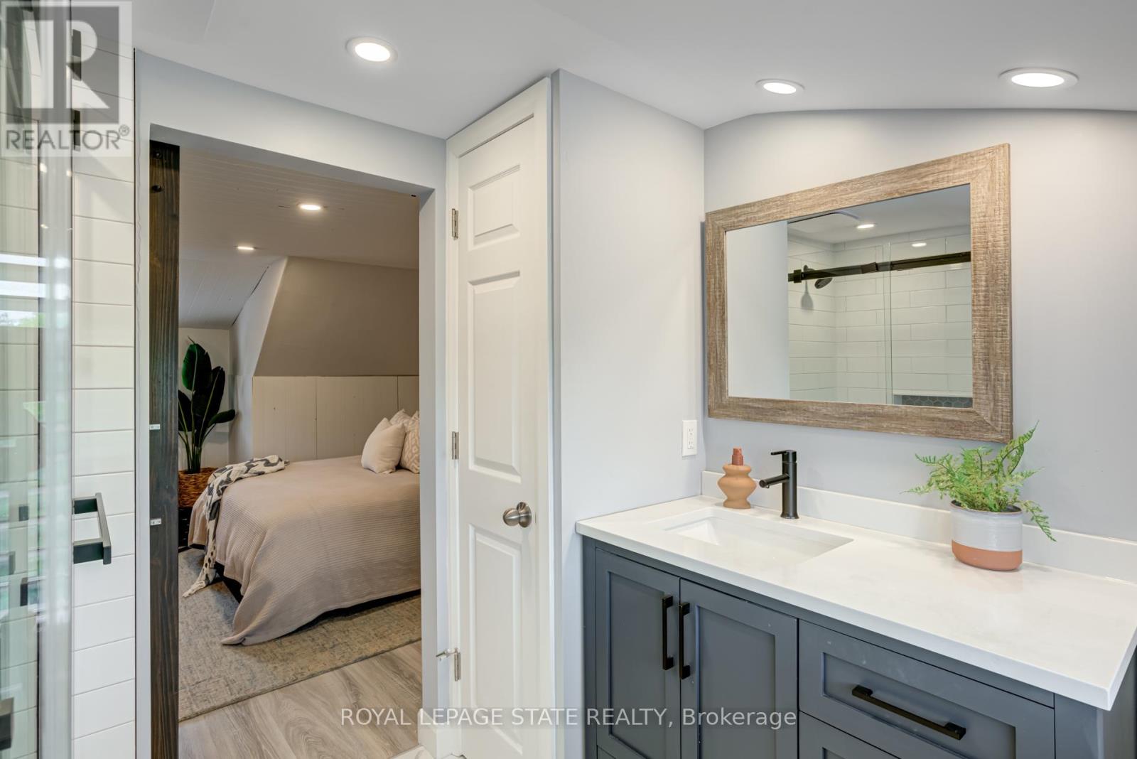 Photo 35 of 39 East Bend Avenue S, Hamilton ON