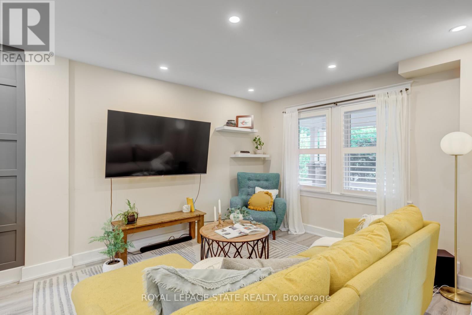 Photo 9 of 39 East Bend Avenue S, Hamilton ON