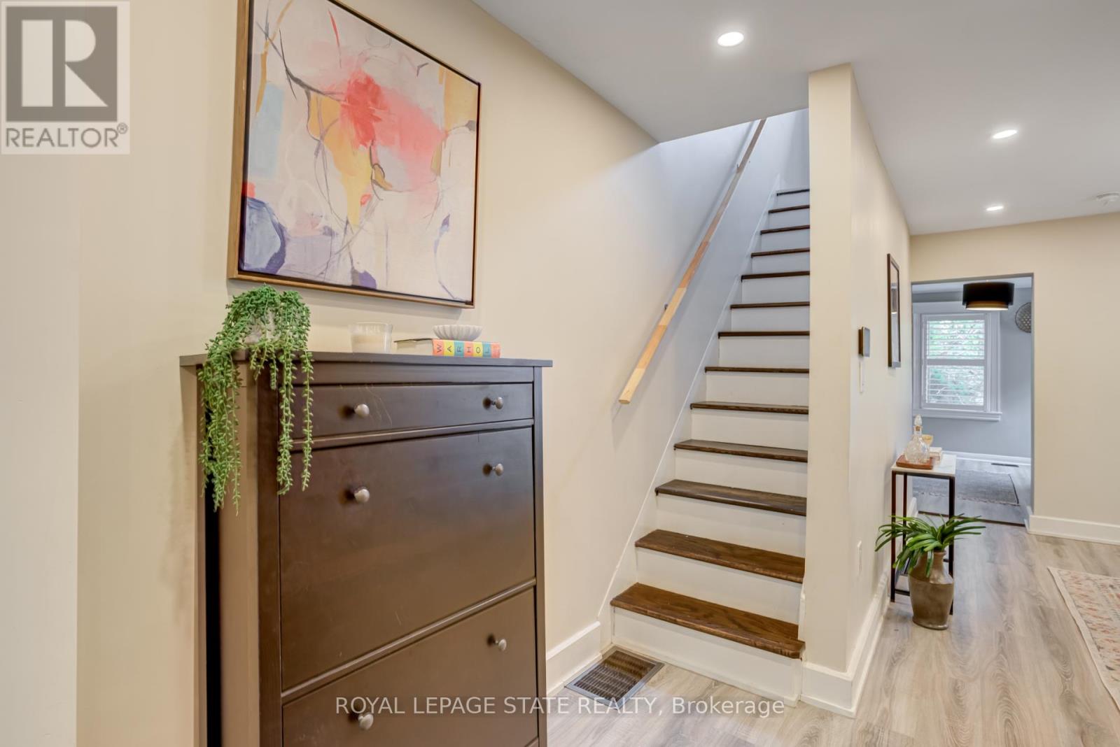 Photo 30 of 39 East Bend Avenue S, Hamilton ON