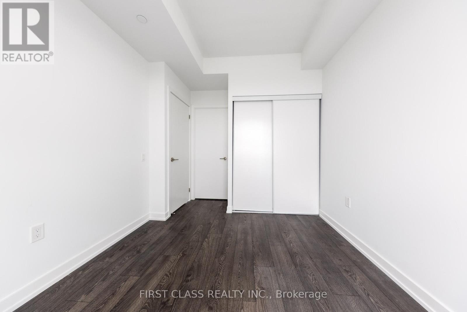 Photo 11 of 3308 8 Olympic Gdn S Drive, Toronto ON