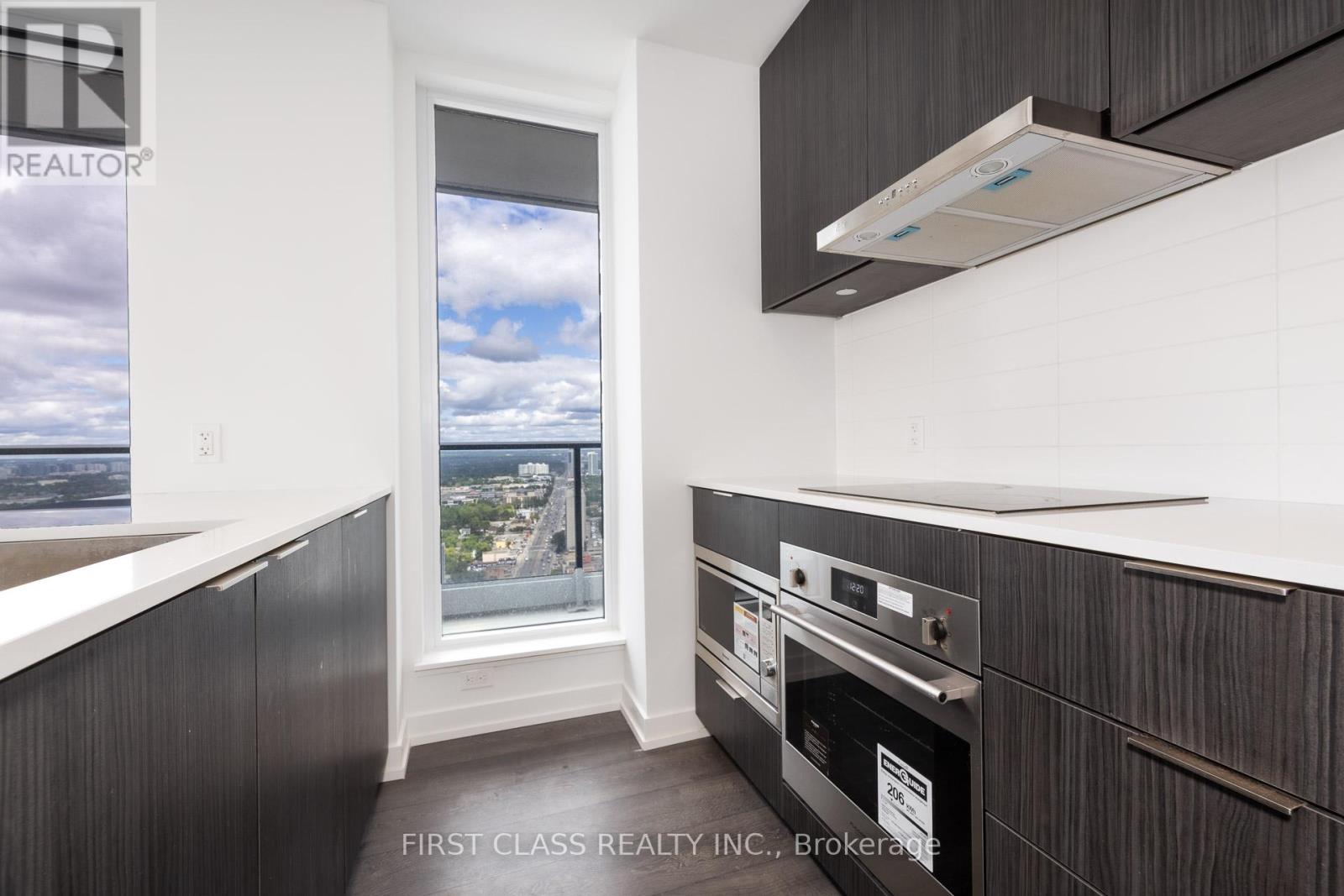 Photo 3 of 3308 8 Olympic Gdn S Drive, Toronto ON