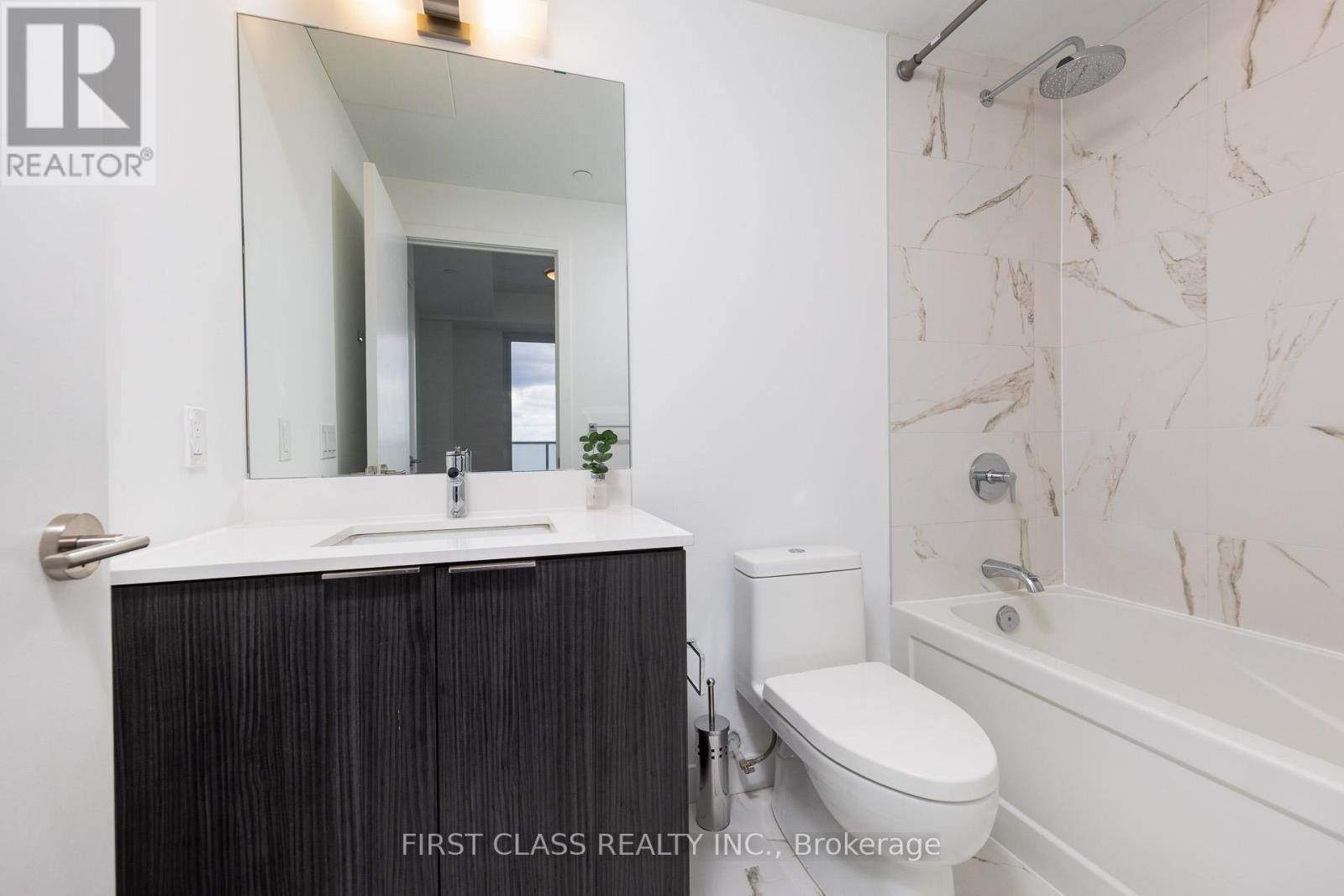 Photo 13 of 3308 8 Olympic Gdn S Drive, Toronto ON