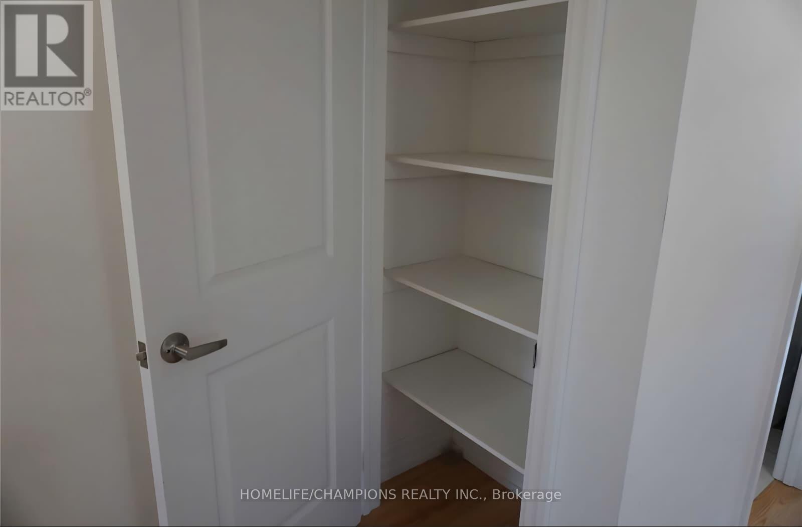 Photo 17 of 35 Christine Elliot Avenue, Whitby ON