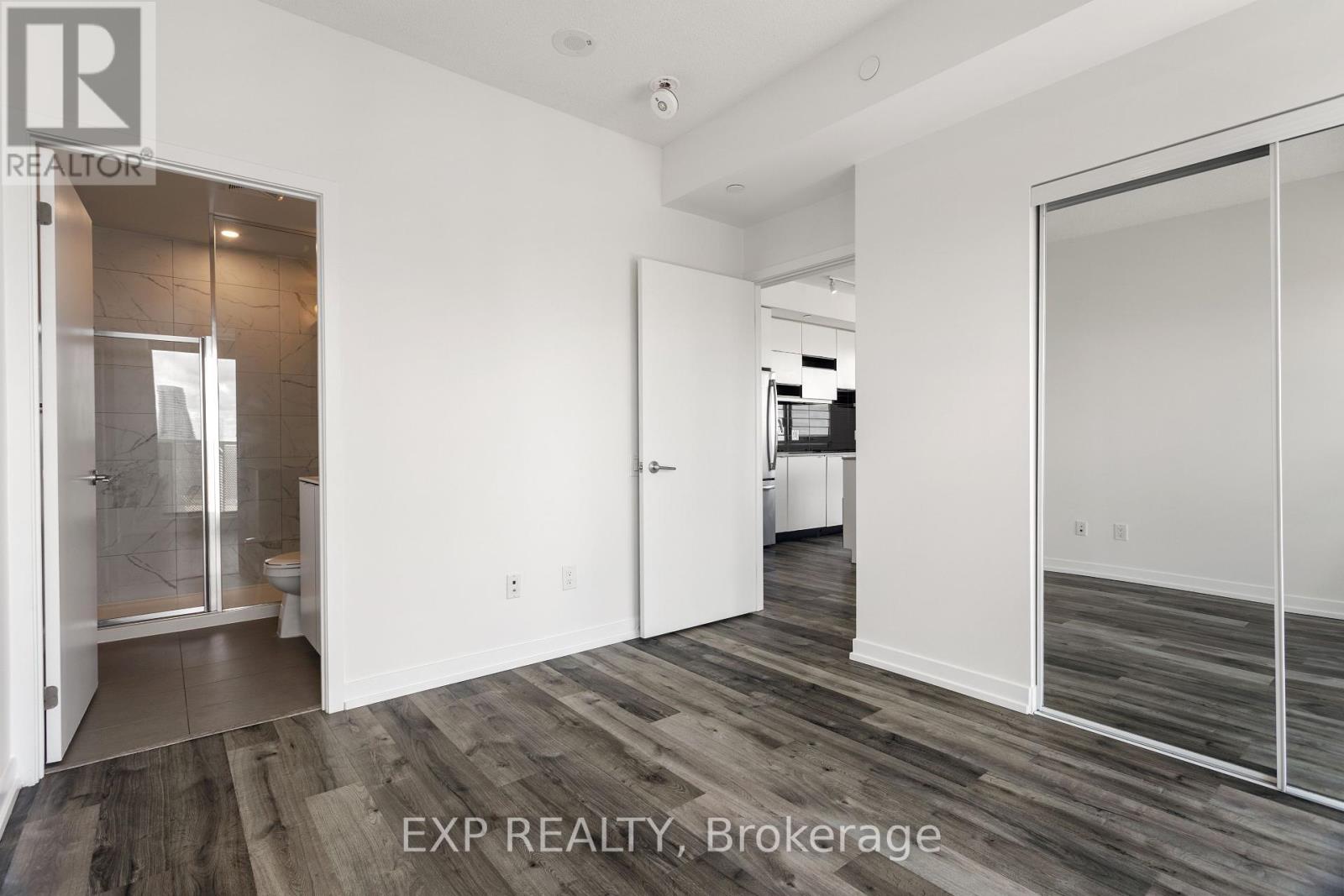 Photo 19 of 2304 4065 Confederation Parkway, Mississauga ON