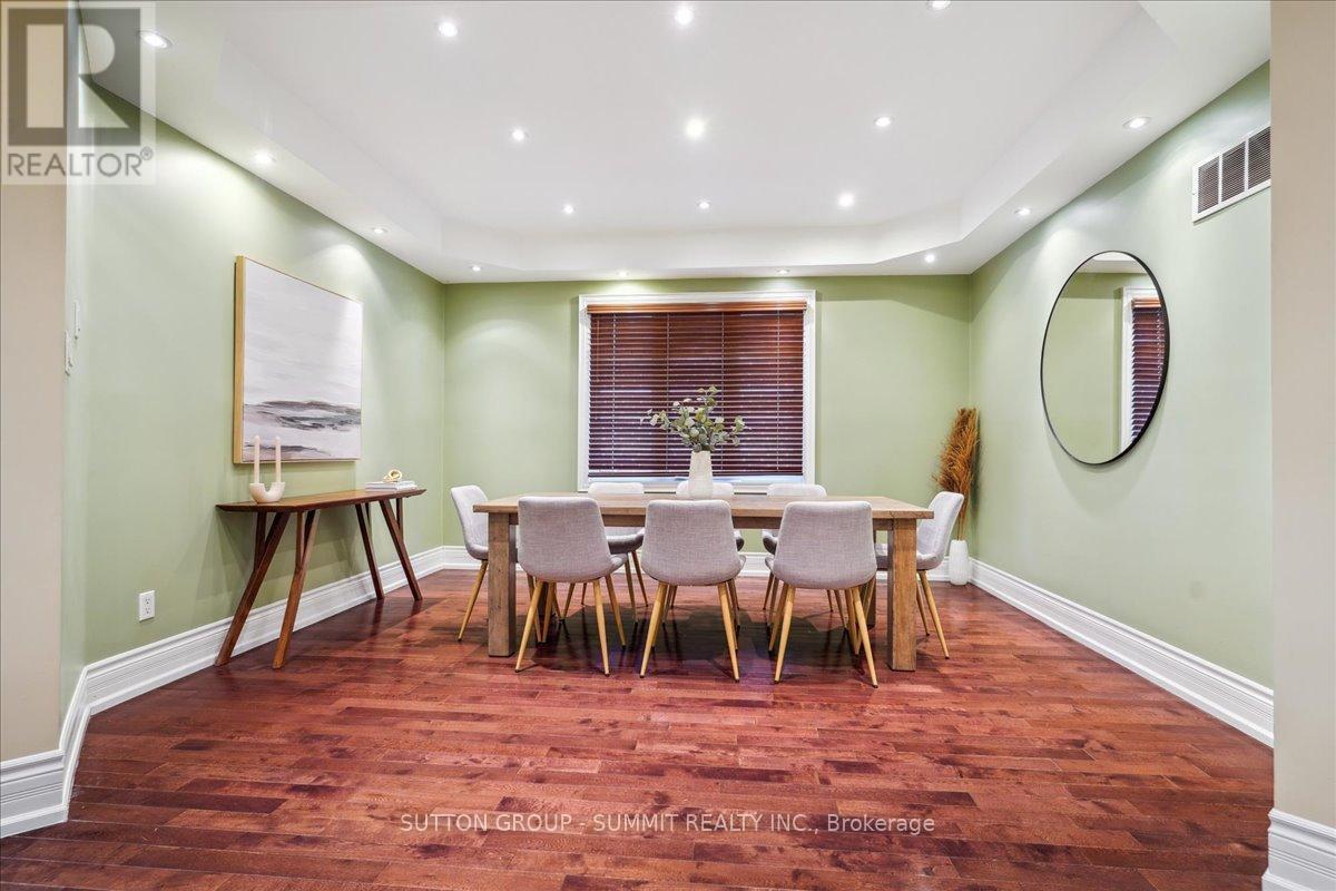 Photo 22 of 137 Eaglewood Boulevard, Mississauga ON